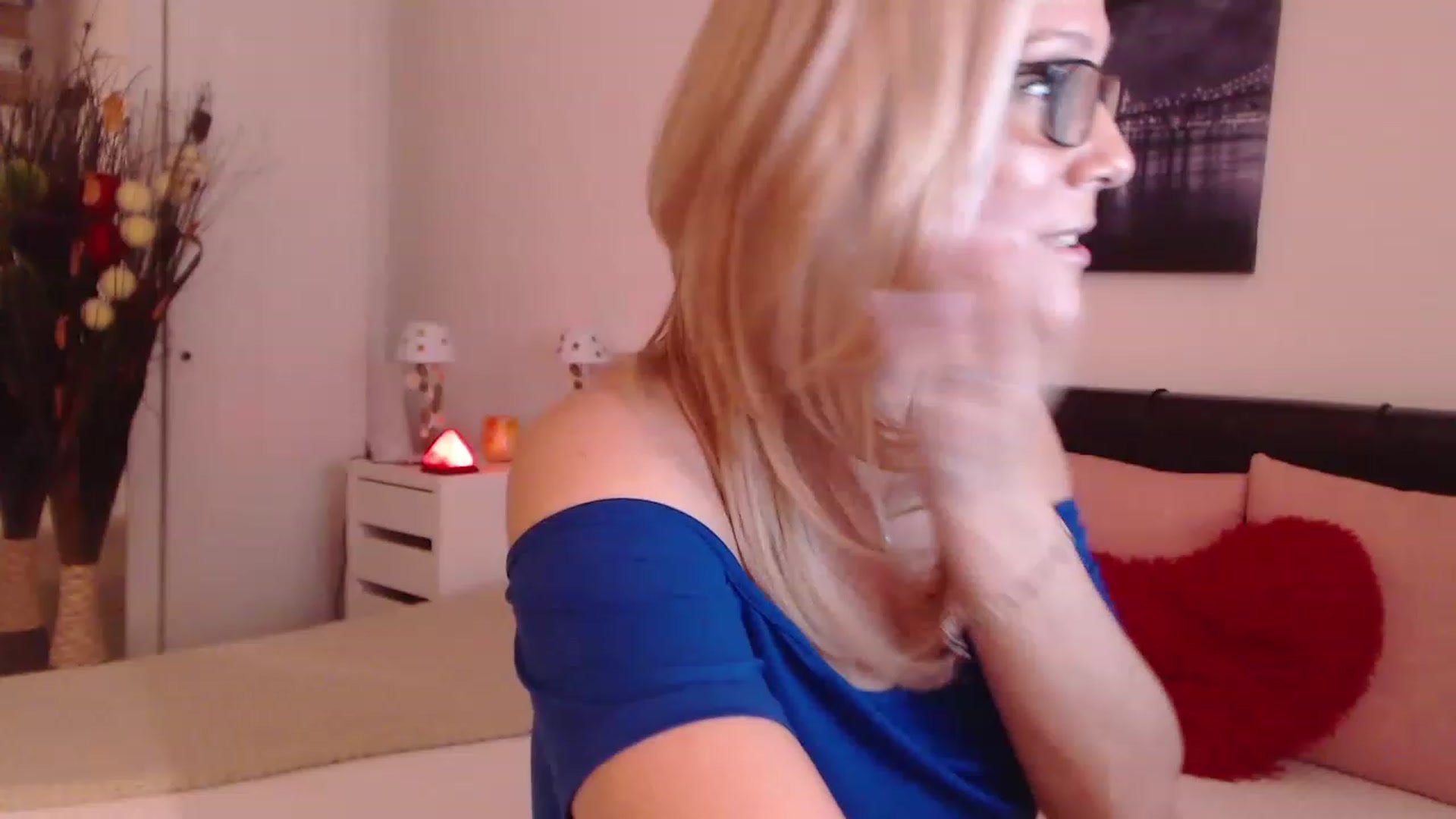 Gallery image thumbnail from Reeya71's myfreecams stream on, 02/06/2023, 09:35 image 6 of 20