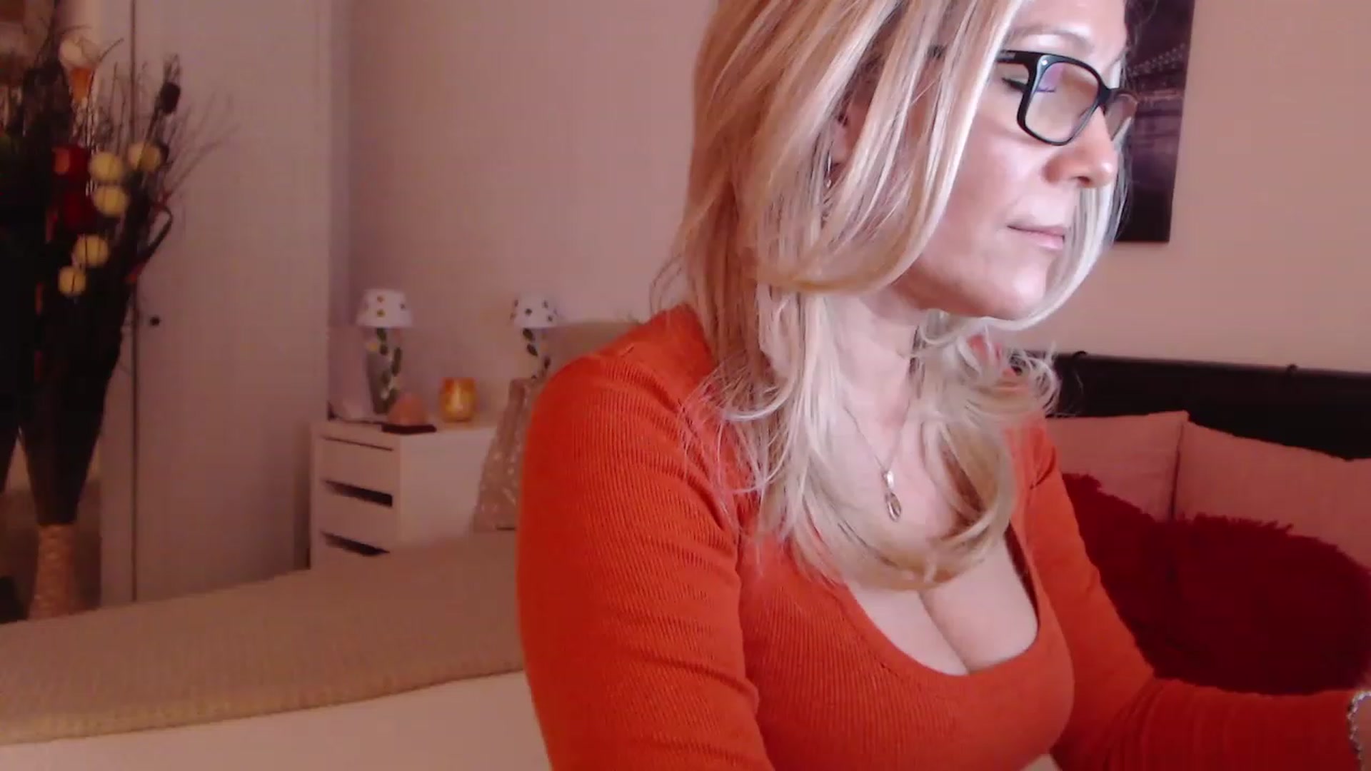 Gallery image thumbnail from Reeya71's myfreecams stream on, 02/11/2023, 02:58 image 17 of 20