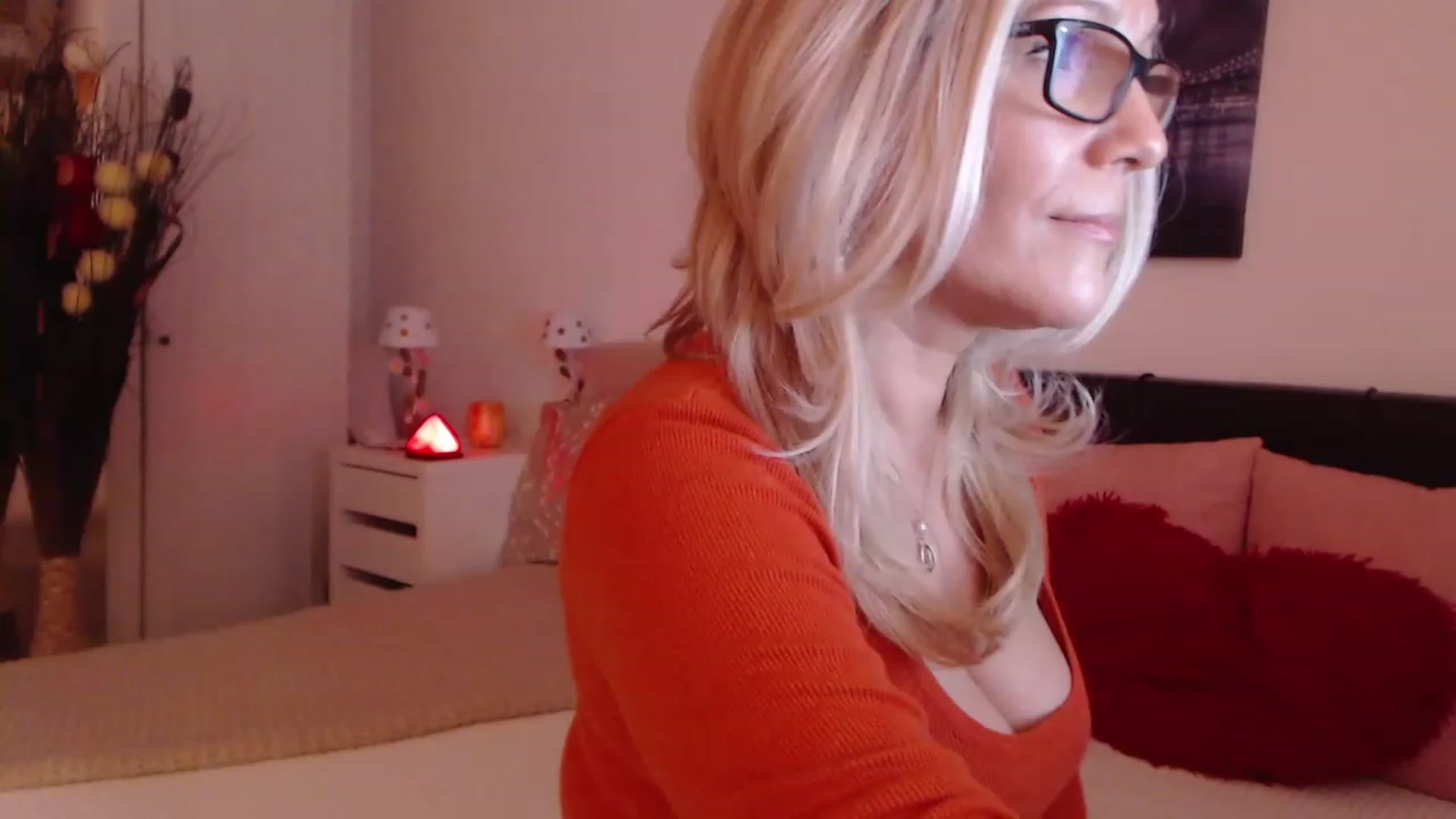 Gallery image thumbnail from Reeya71's myfreecams stream on, 02/11/2023, 02:58 image 6 of 20