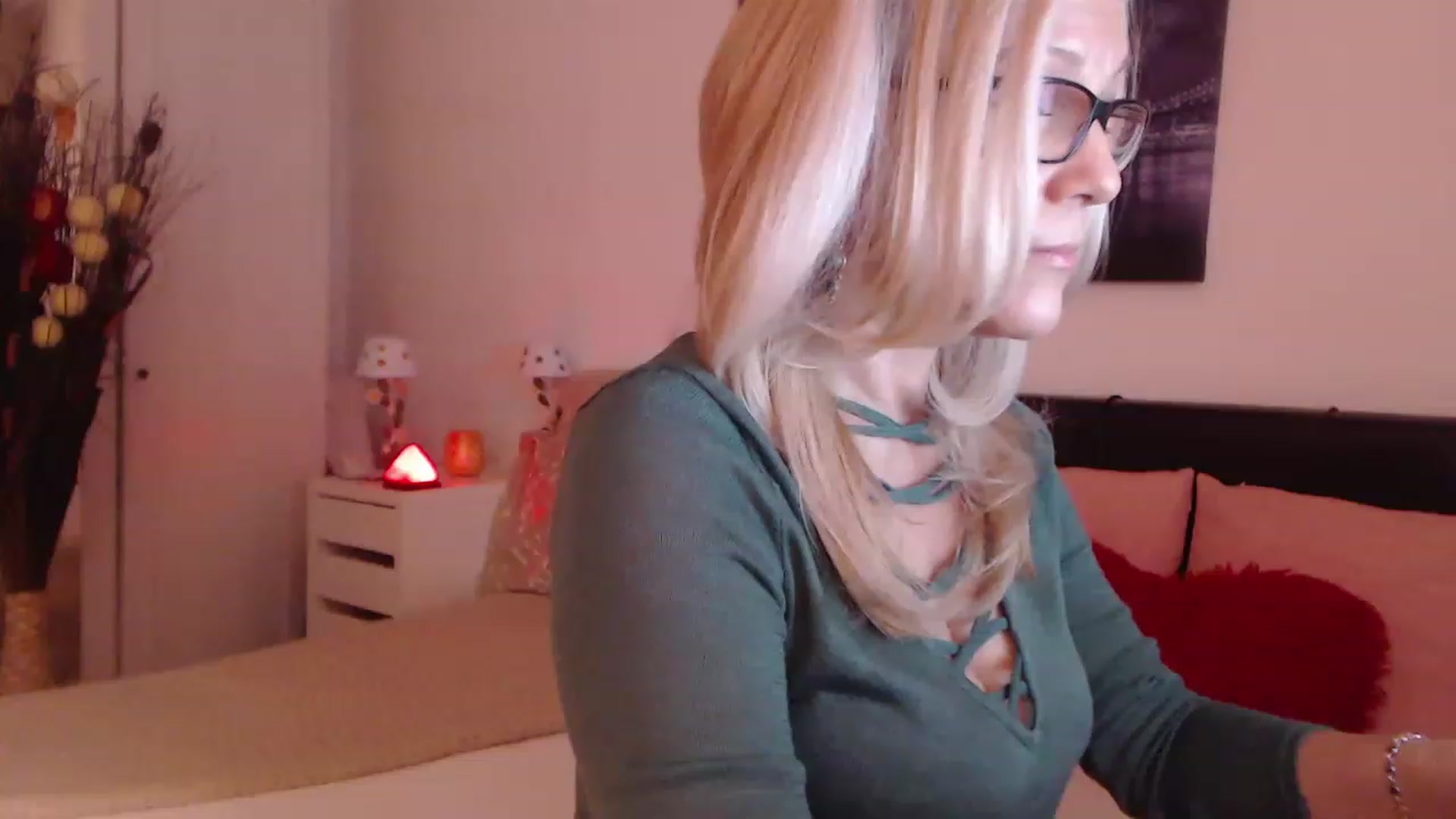 Gallery image thumbnail from Reeya71's myfreecams stream on, 02/15/2023, 02:33 image 19 of 20