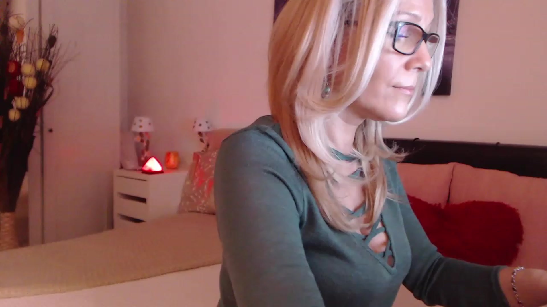 Gallery image thumbnail from Reeya71's myfreecams stream on, 02/15/2023, 03:58 image 5 of 20