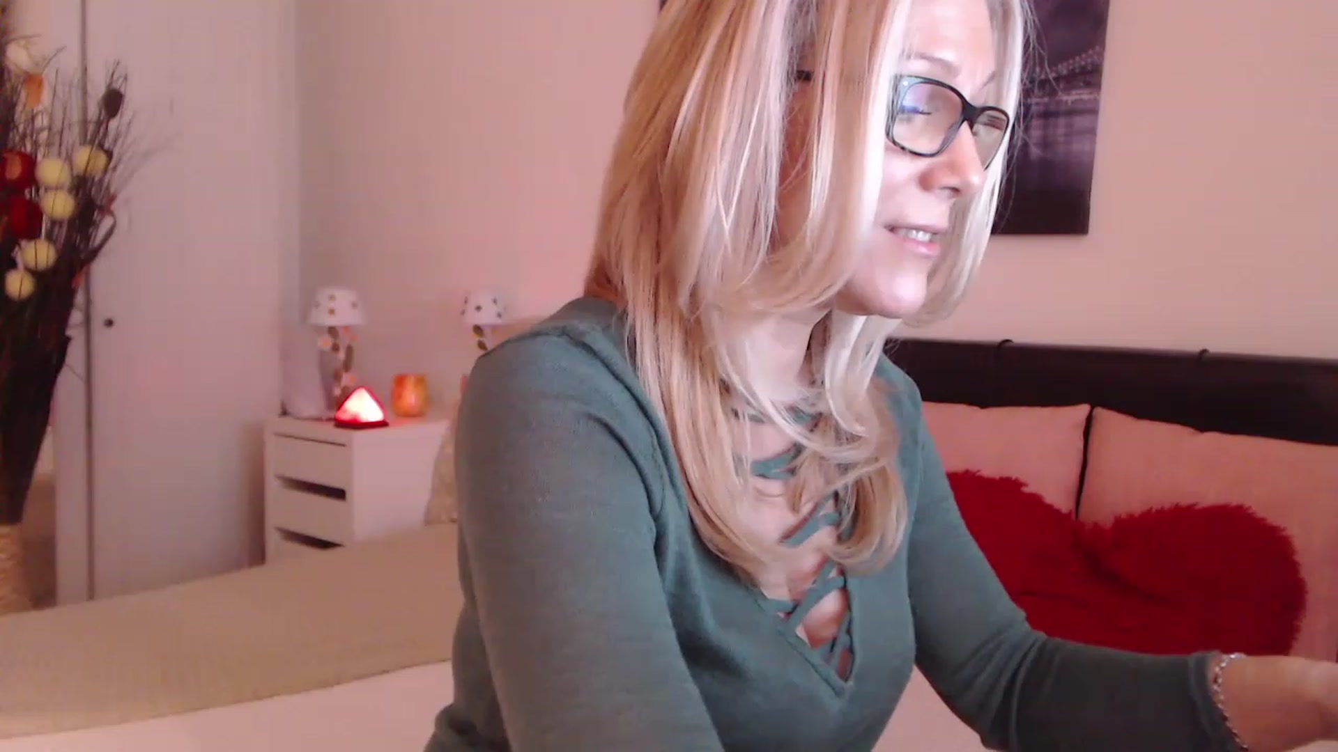 Gallery image thumbnail from Reeya71's myfreecams stream on, 02/15/2023, 07:40 image 19 of 20