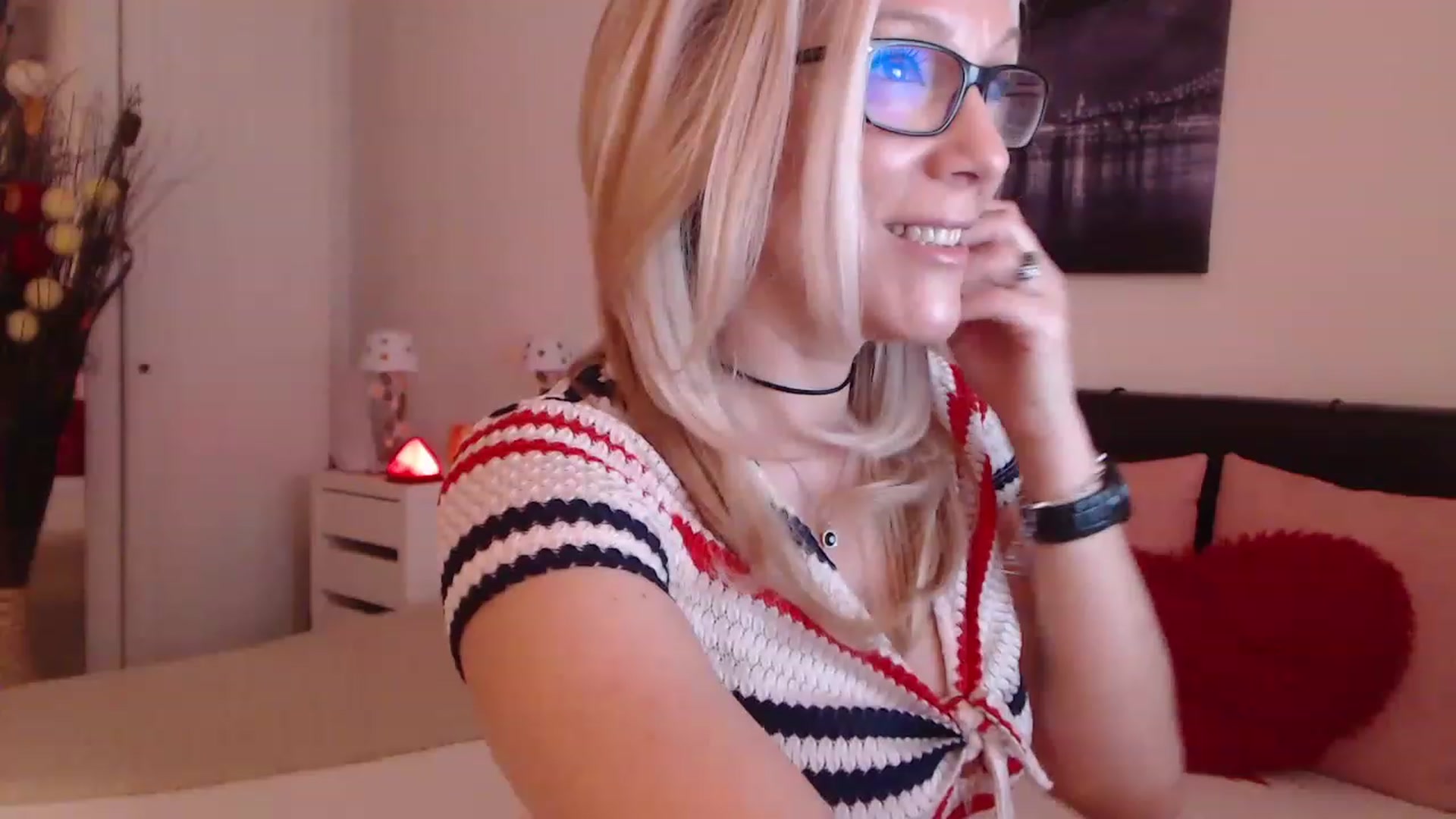 Gallery image thumbnail from Reeya71's myfreecams stream on, 02/16/2023, 06:41 image 8 of 20