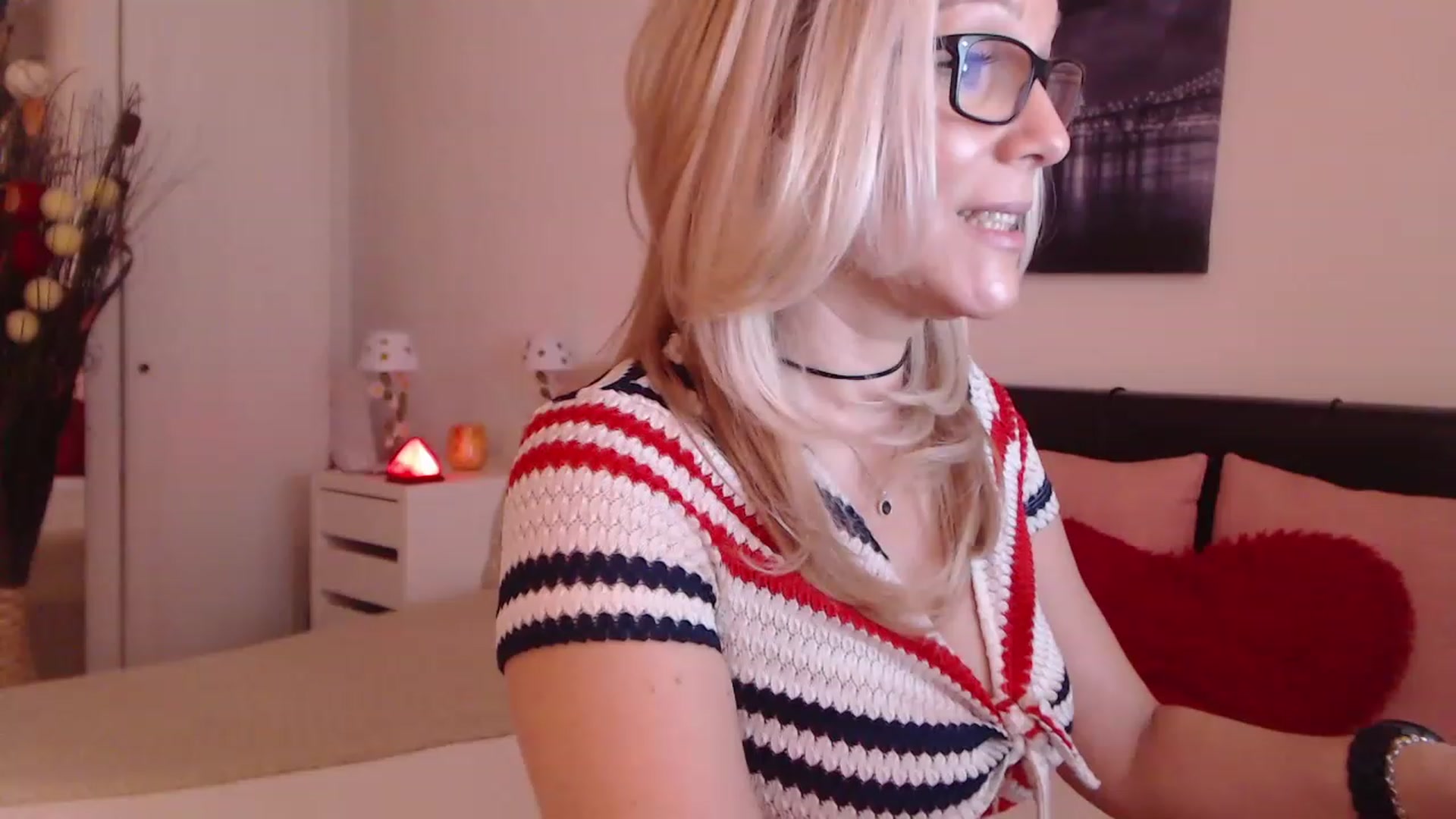 Gallery image thumbnail from Reeya71's myfreecams stream on, 02/16/2023, 06:41 image 17 of 20