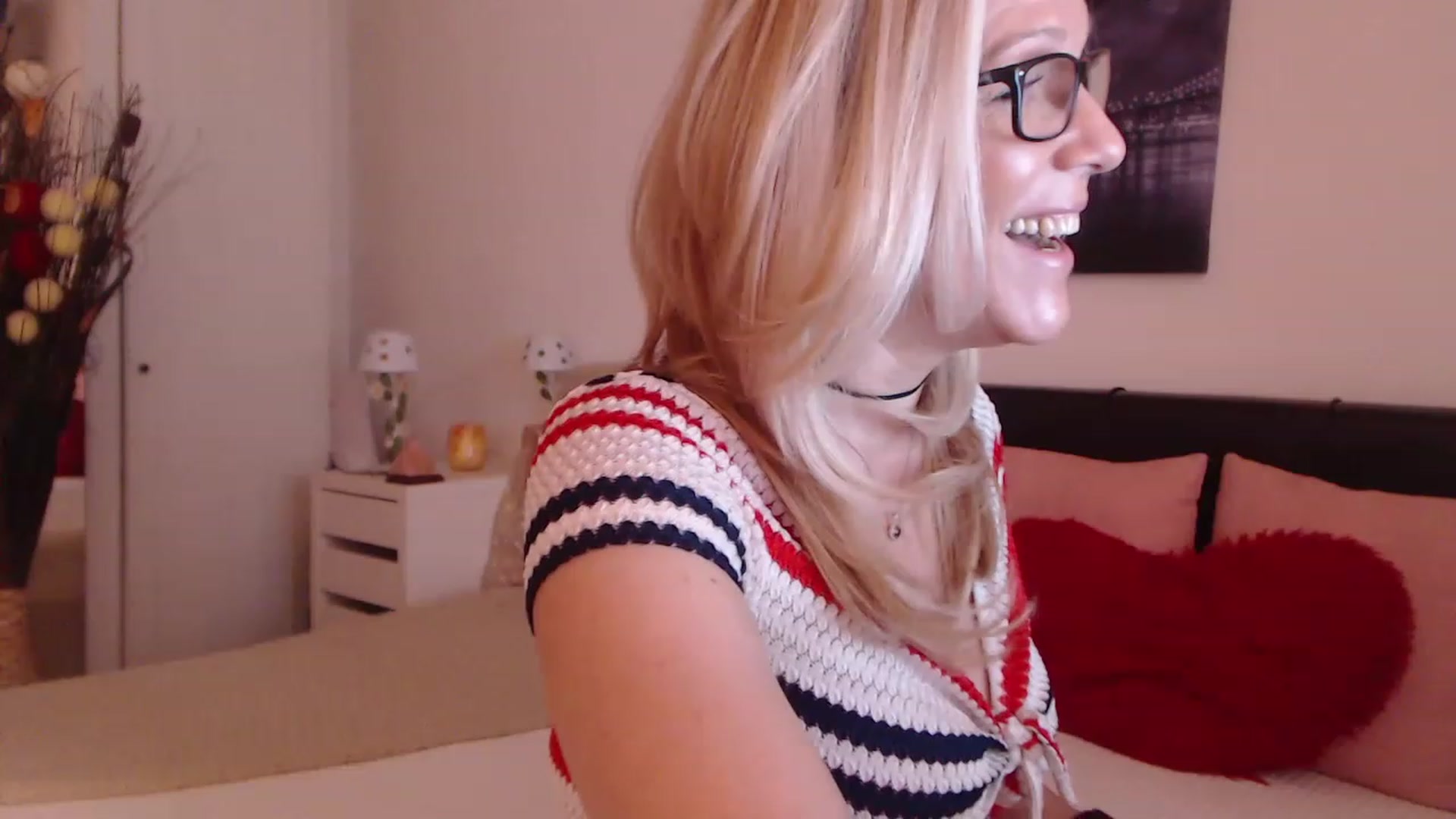 Gallery image thumbnail from Reeya71's myfreecams stream on, 02/16/2023, 06:41 image 15 of 20
