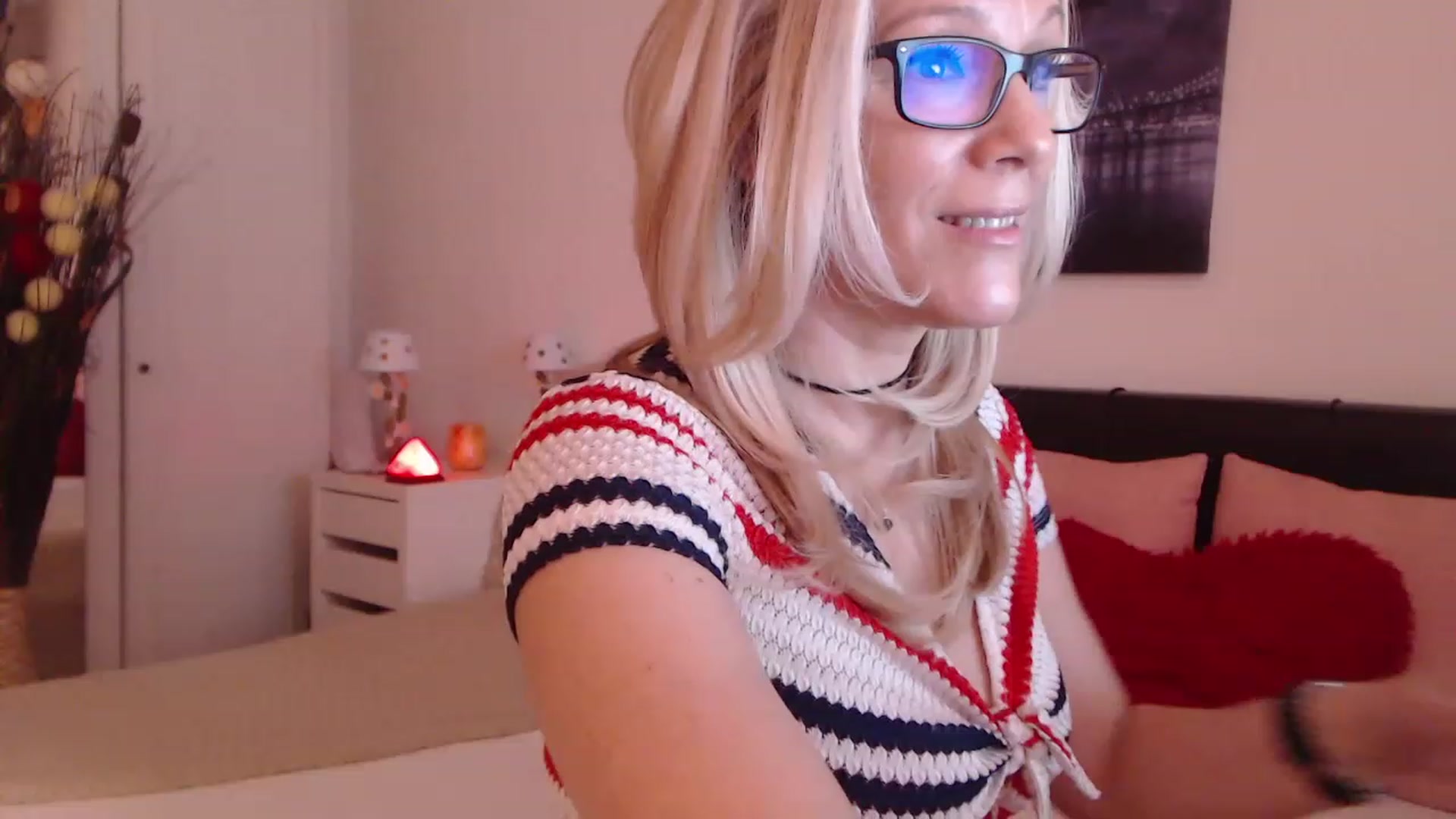 Gallery image thumbnail from Reeya71's myfreecams stream on, 02/16/2023, 06:41 image 18 of 20
