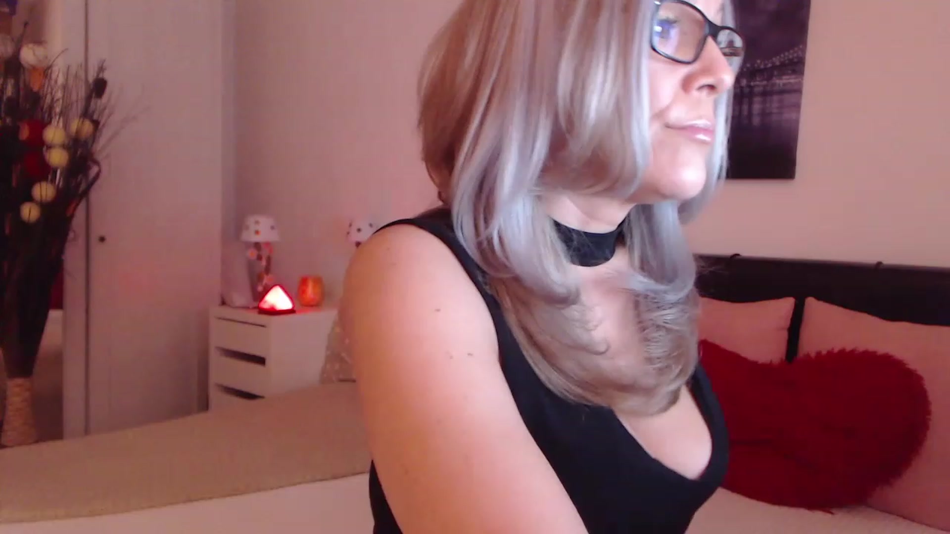 Gallery image thumbnail from Reeya71's myfreecams stream on, 02/17/2023, 04:39 image 5 of 20