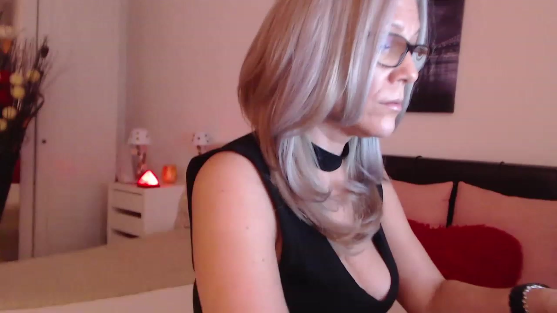 Gallery image thumbnail from Reeya71's myfreecams stream on, 02/17/2023, 07:37 image 1 of 20