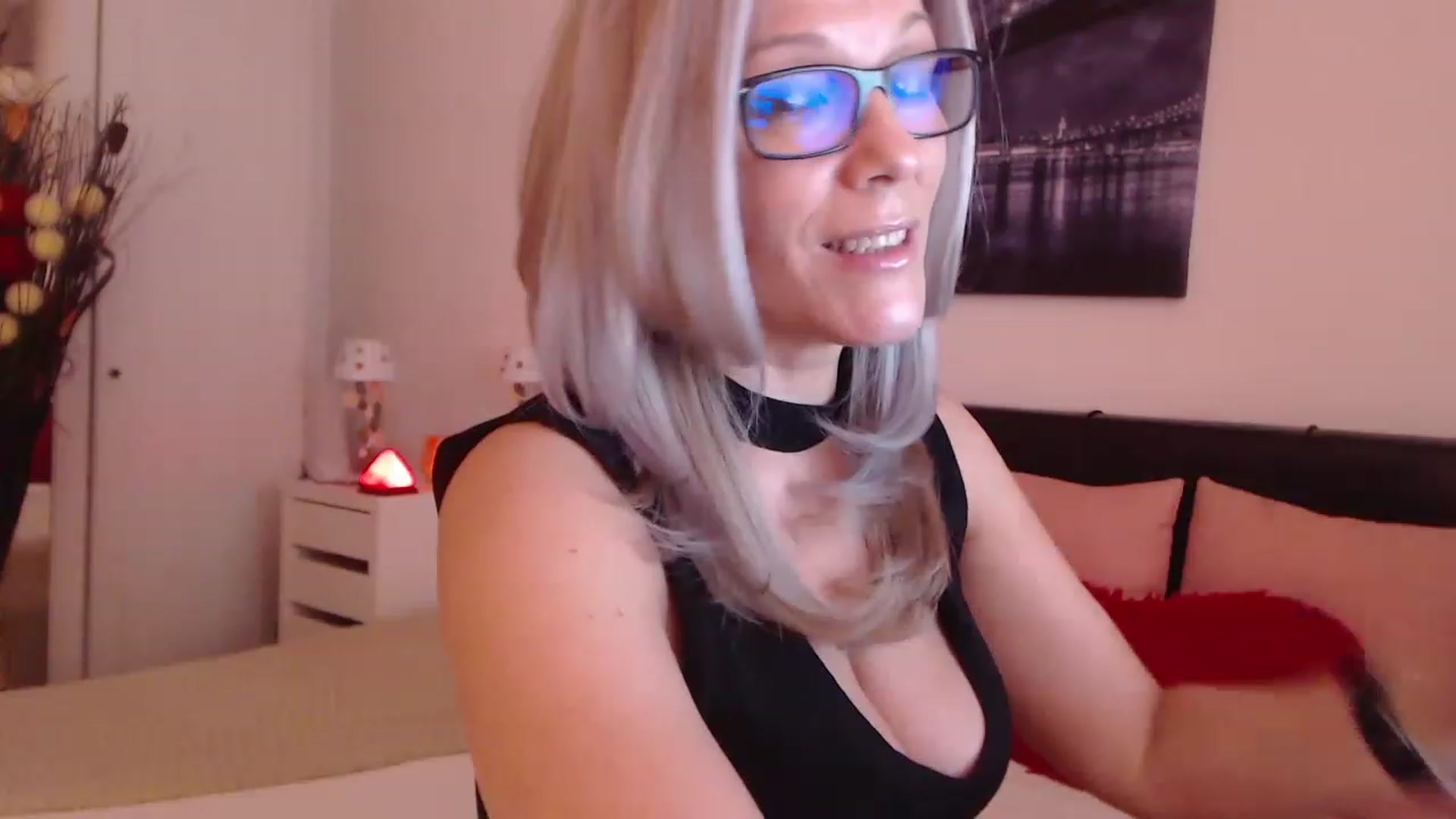 Gallery image thumbnail from Reeya71's myfreecams stream on, 02/17/2023, 07:37 image 11 of 20