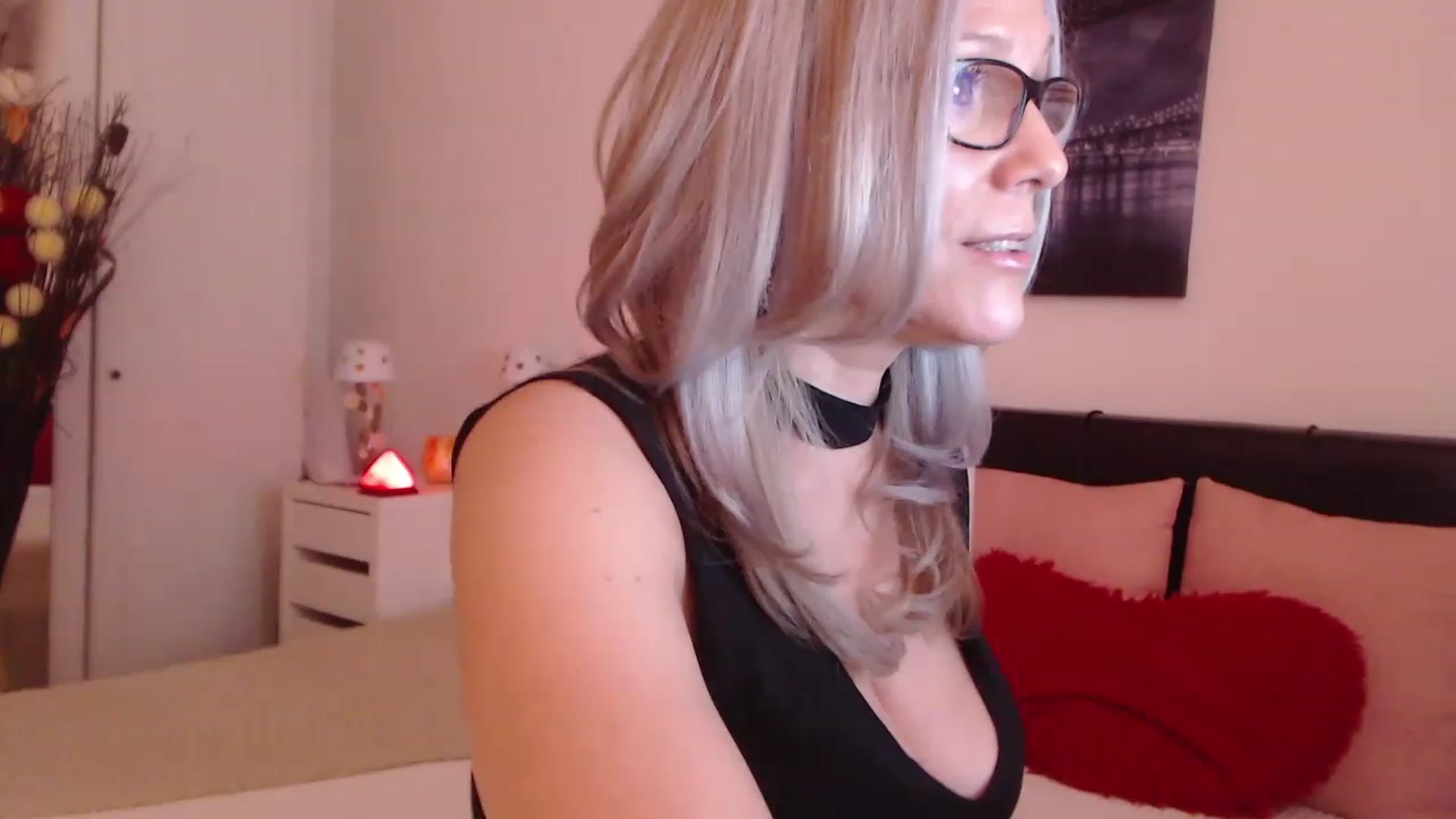 Gallery image thumbnail from Reeya71's myfreecams stream on, 02/17/2023, 07:37 image 13 of 20