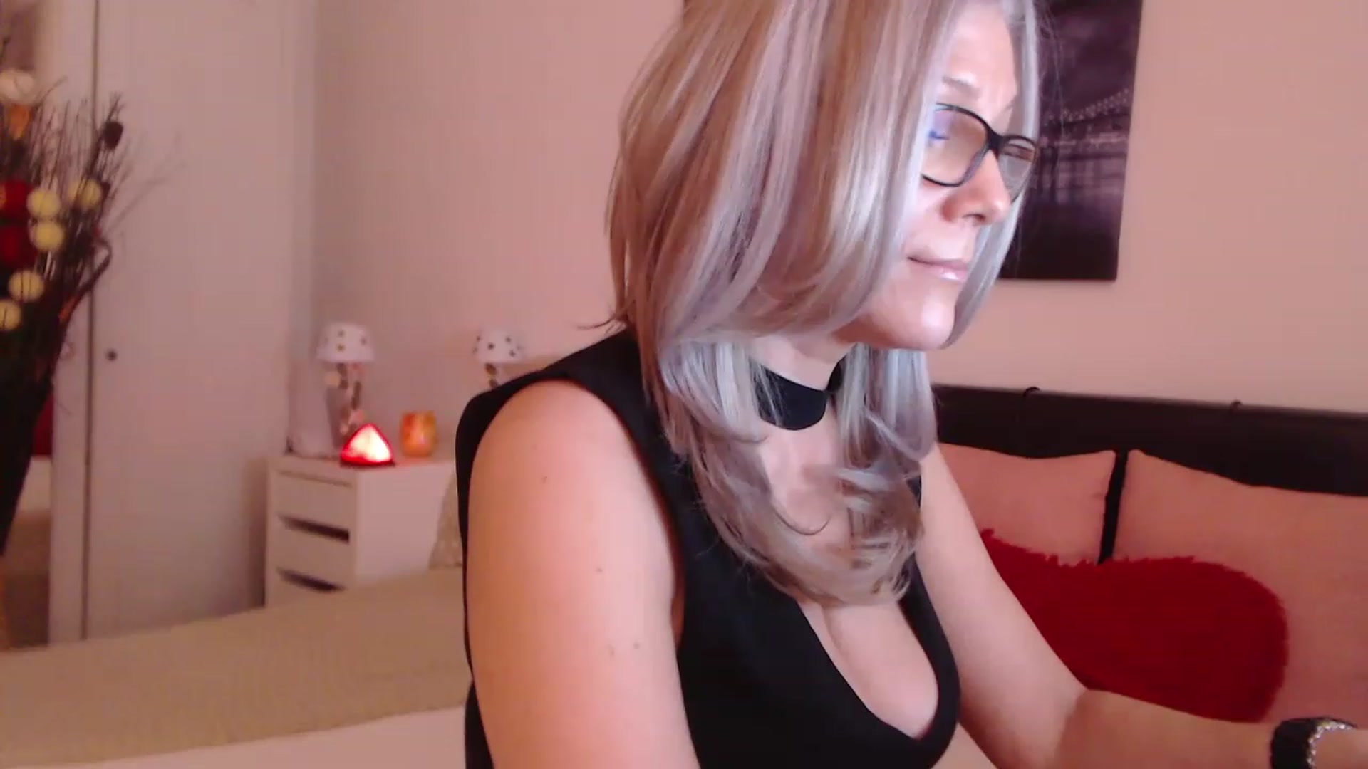 Gallery image thumbnail from Reeya71's myfreecams stream on, 02/17/2023, 07:37 image 10 of 20
