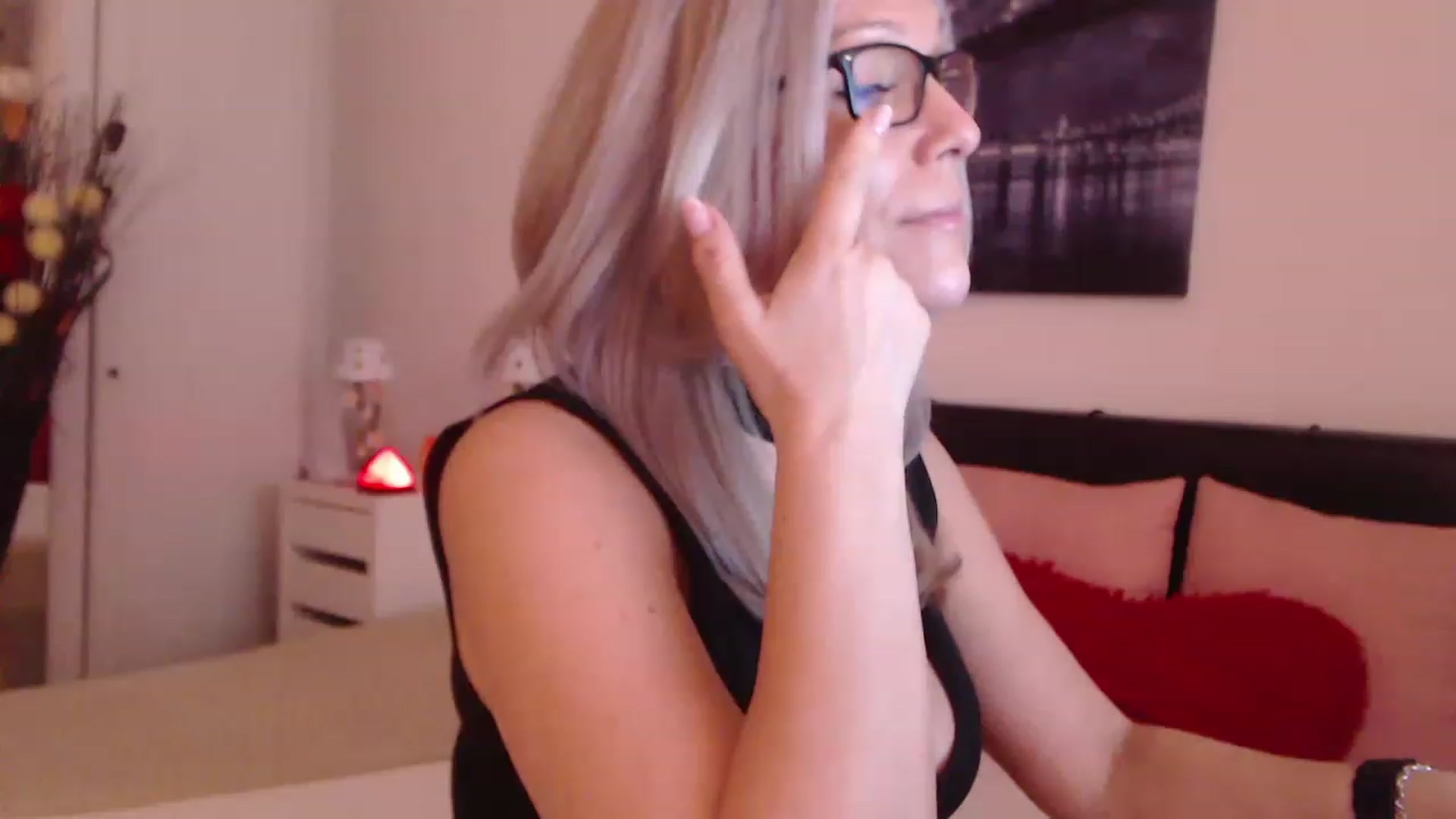 Gallery image thumbnail from Reeya71's myfreecams stream on, 02/17/2023, 07:37 image 17 of 20