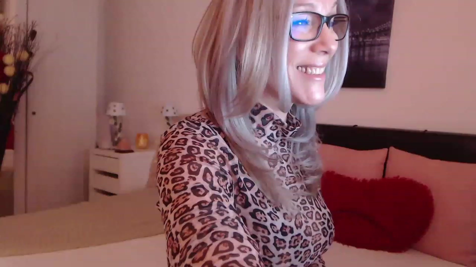 Gallery image thumbnail from Reeya71's myfreecams stream on, 02/18/2023, 03:33 image 7 of 20