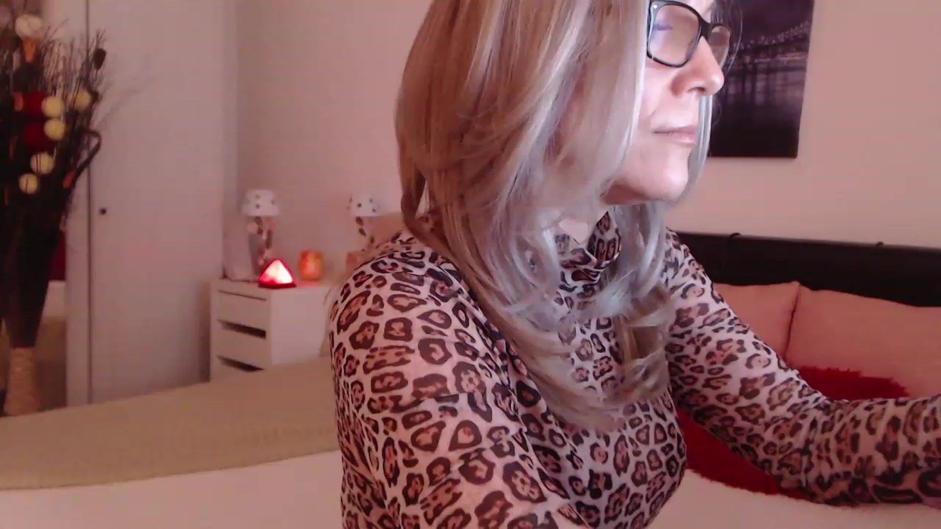 Gallery image thumbnail from Reeya71's myfreecams stream on, 02/18/2023, 09:20 image 4 of 20