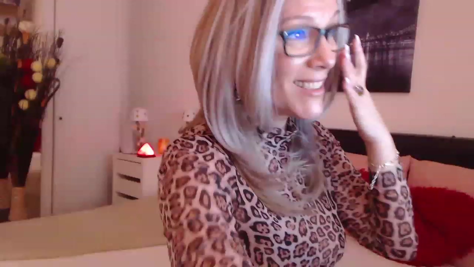Gallery image thumbnail from Reeya71's myfreecams stream on, 02/18/2023, 11:36 image 14 of 20