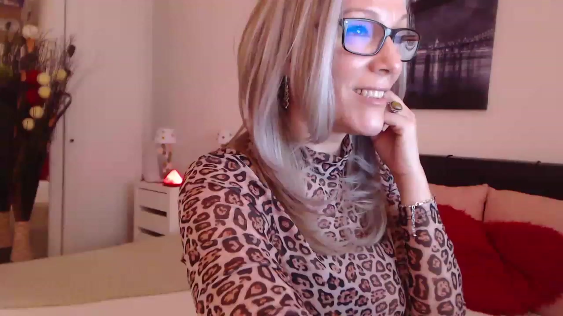 Gallery image thumbnail from Reeya71's myfreecams stream on, 02/18/2023, 11:36 image 18 of 20