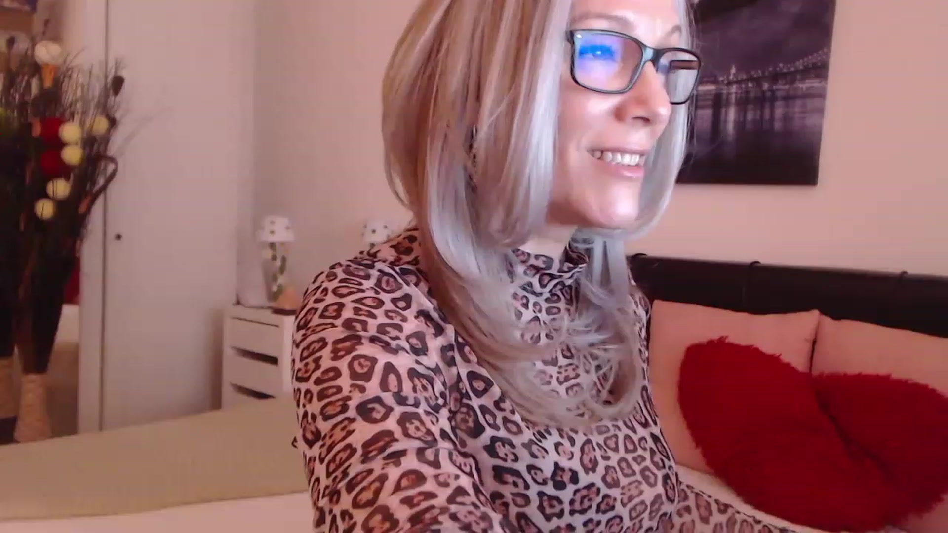 Gallery image thumbnail from Reeya71's myfreecams stream on, 02/18/2023, 11:36 image 1 of 20