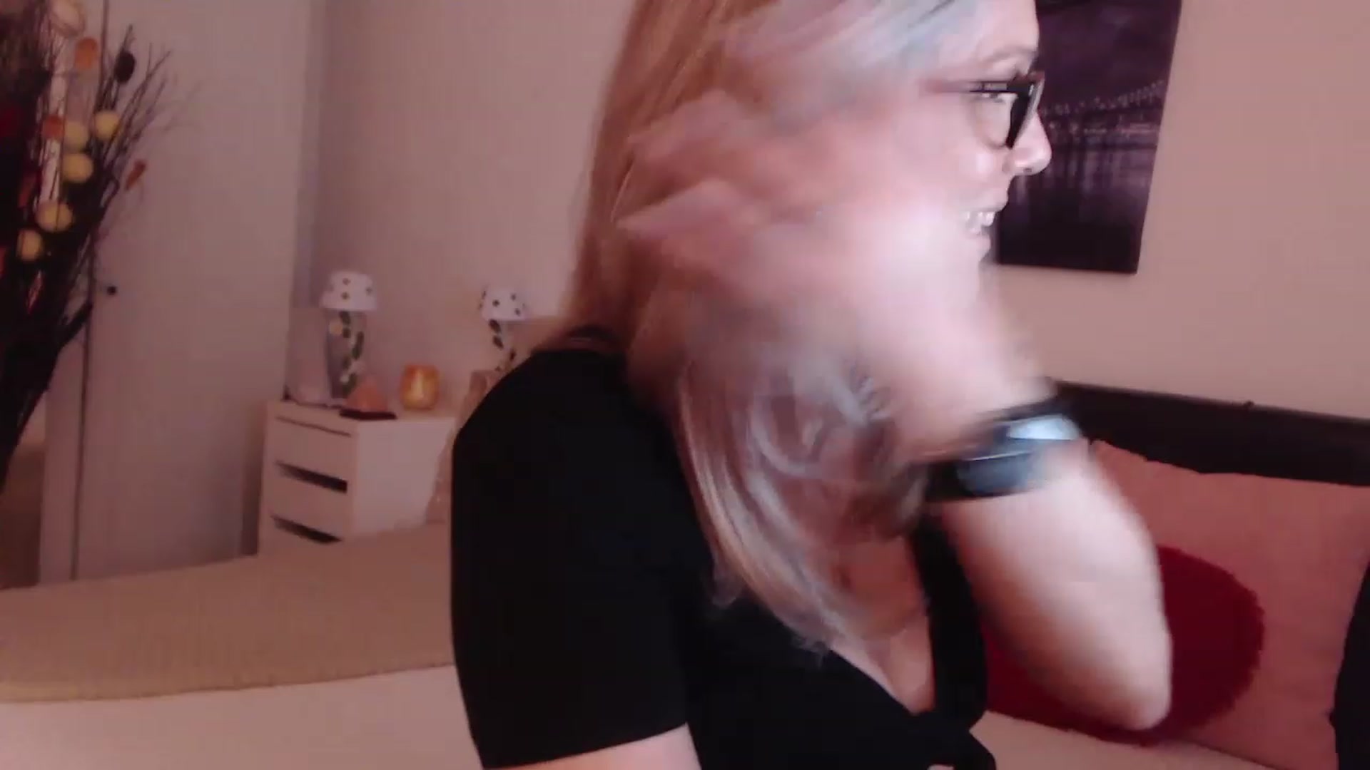 Gallery image thumbnail from Reeya71's myfreecams stream on, 02/21/2023, 03:18 image 18 of 20