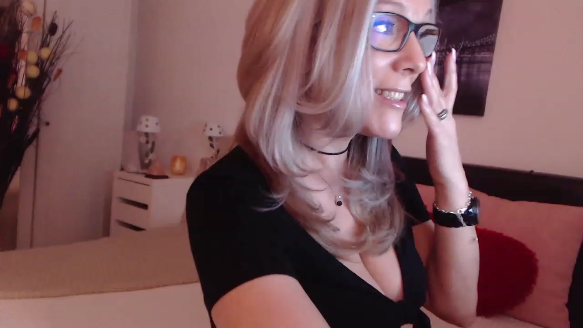 Gallery image thumbnail from Reeya71's myfreecams stream on, 02/21/2023, 03:18 image 7 of 20