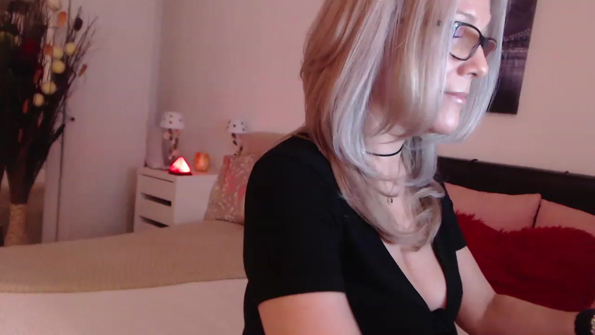Gallery image thumbnail from Reeya71's myfreecams stream on, 02/21/2023, 06:21 image 17 of 20