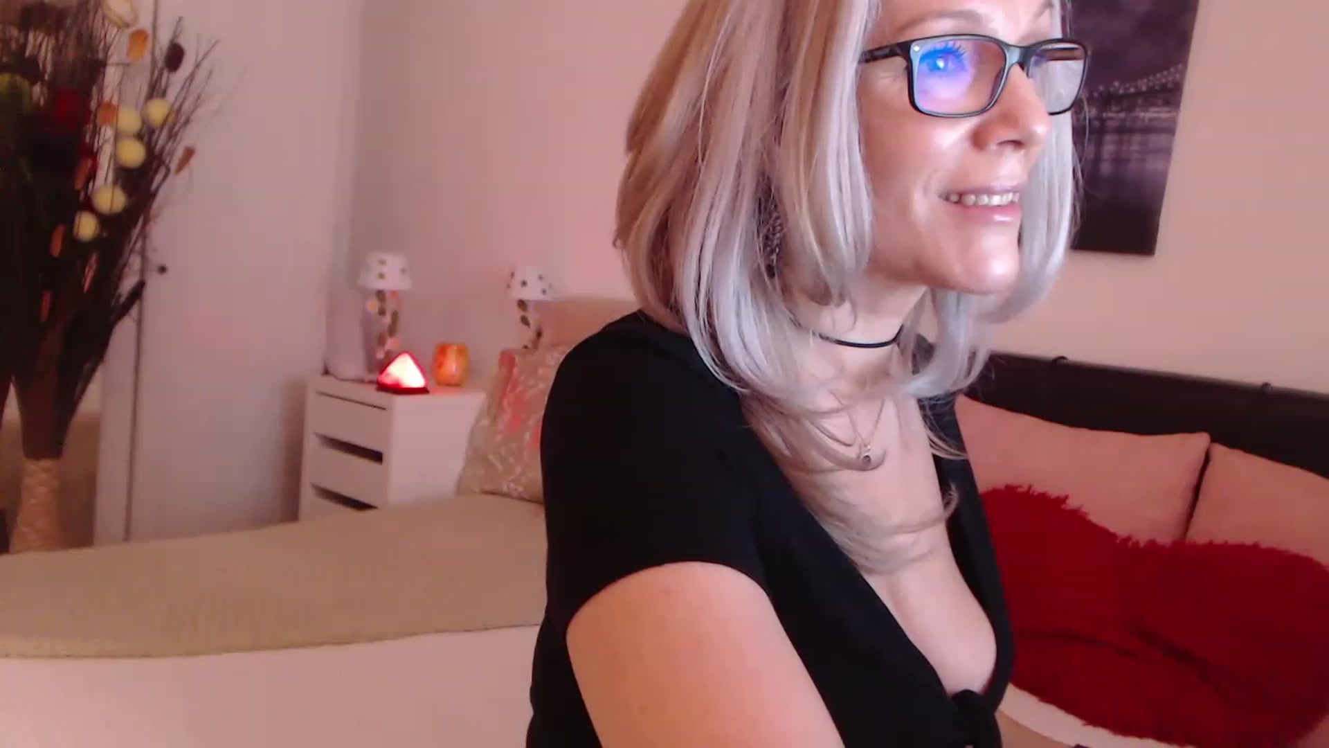 Gallery image thumbnail from Reeya71's myfreecams stream on, 02/21/2023, 07:17 image 13 of 20