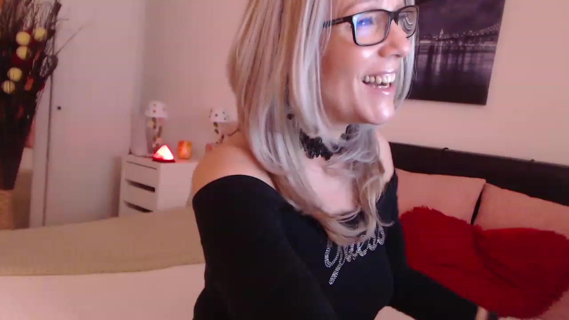 Gallery image thumbnail from Reeya71's myfreecams stream on, 02/23/2023, 07:21 image 11 of 20