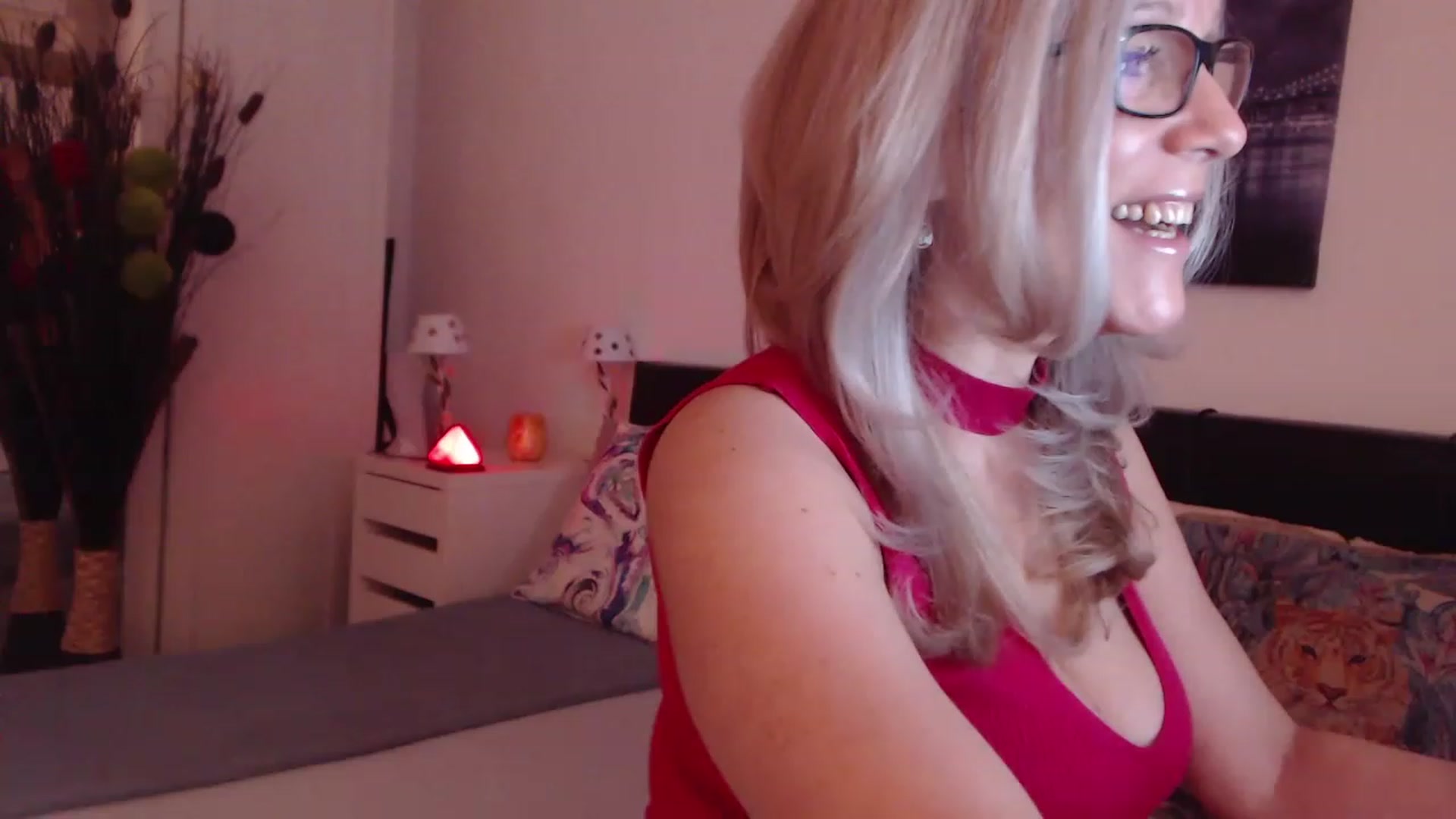 Gallery image thumbnail from Reeya71's myfreecams stream on, 02/27/2023, 01:25 image 18 of 20