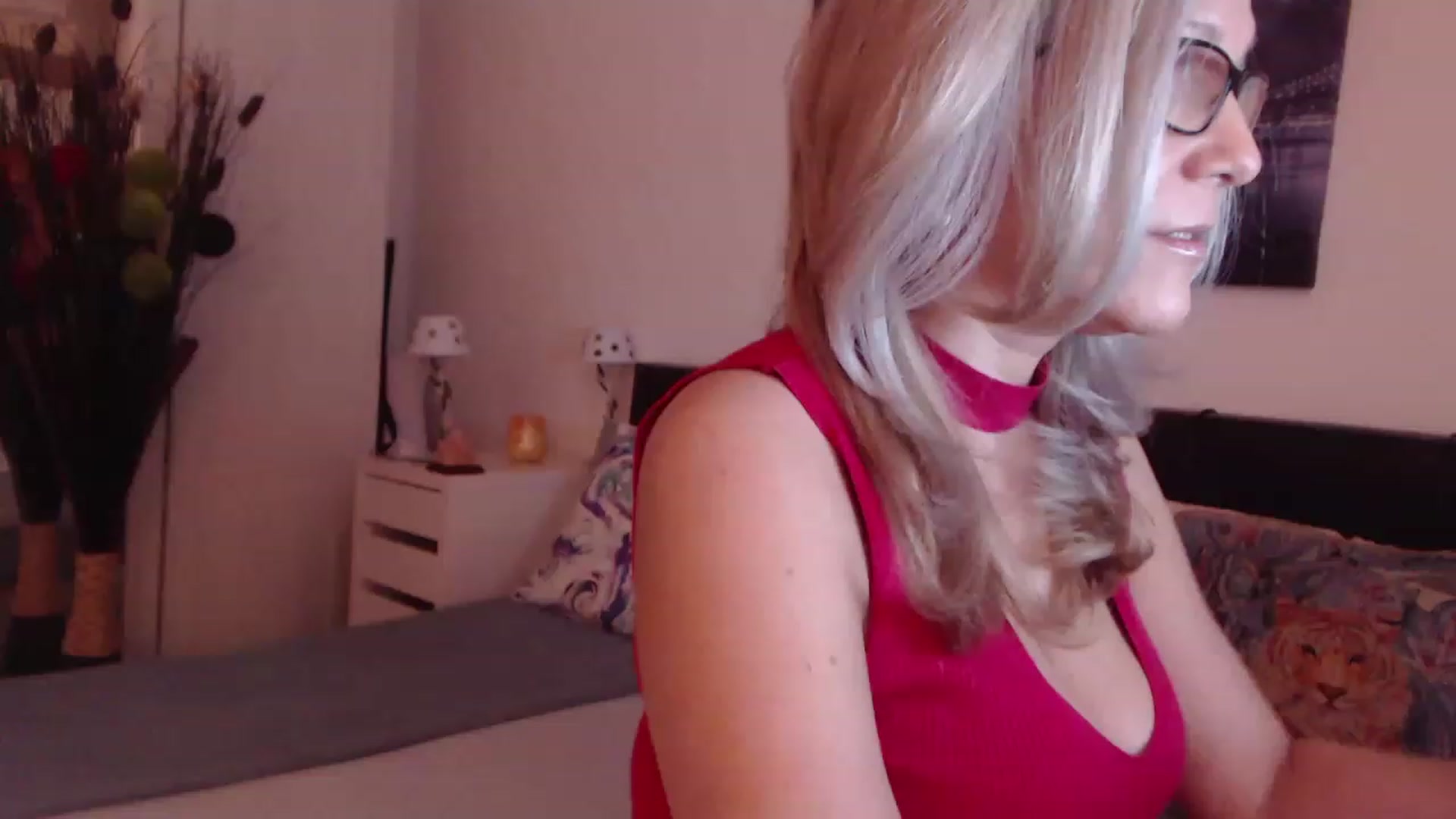 Gallery image thumbnail from Reeya71's myfreecams stream on, 02/27/2023, 01:25 image 2 of 20