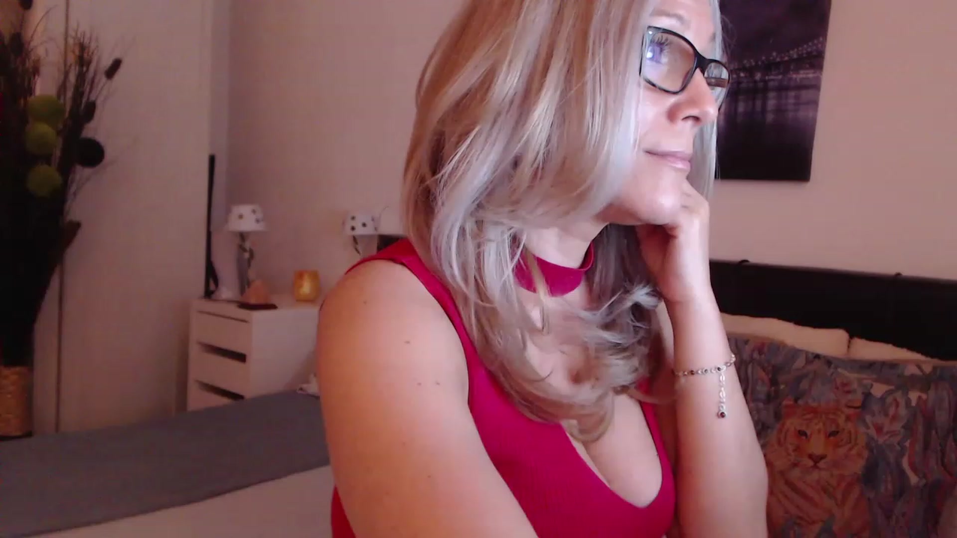 Gallery image thumbnail from Reeya71's myfreecams stream on, 02/27/2023, 06:45 image 8 of 20