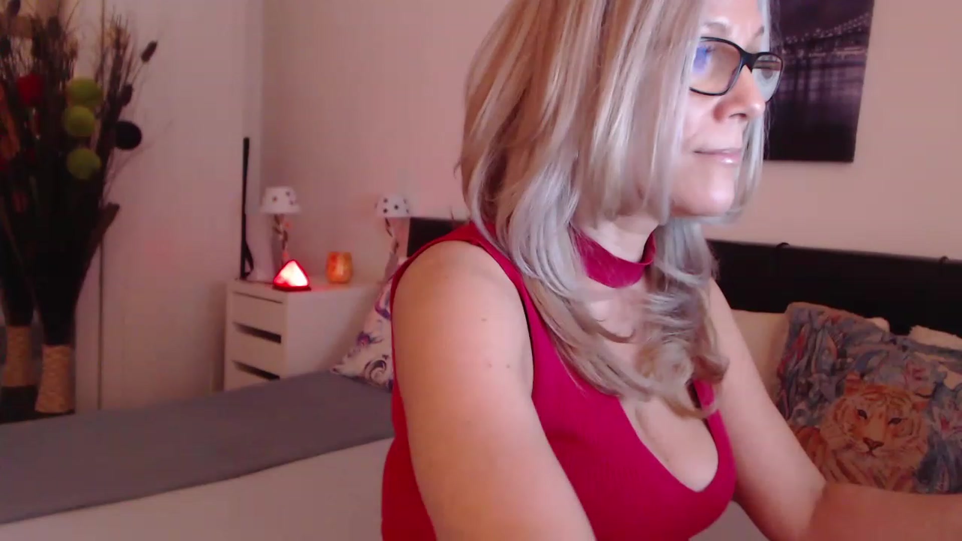 Gallery image thumbnail from Reeya71's myfreecams stream on, 02/27/2023, 11:53 image 6 of 20