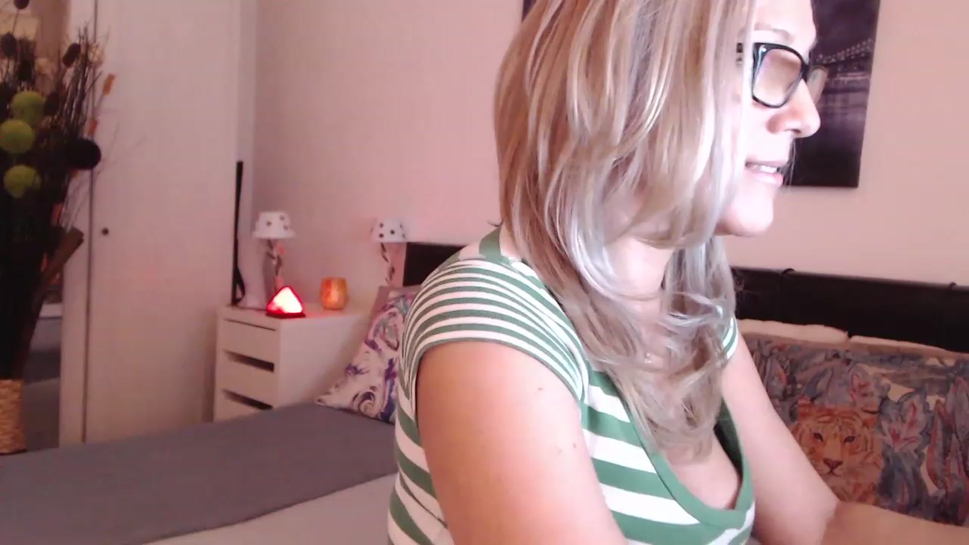 Gallery image thumbnail from Reeya71's myfreecams stream on, 02/28/2023, 07:48 image 4 of 20