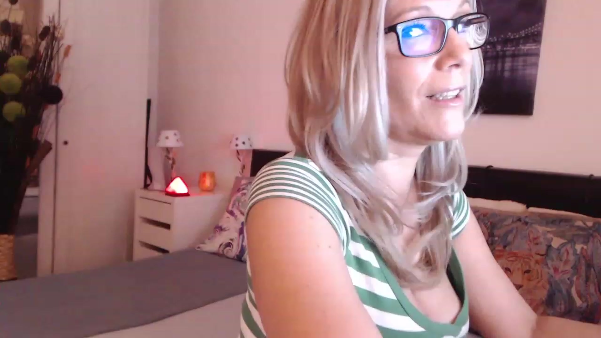 Gallery image thumbnail from Reeya71's myfreecams stream on, 02/28/2023, 07:48 image 3 of 20