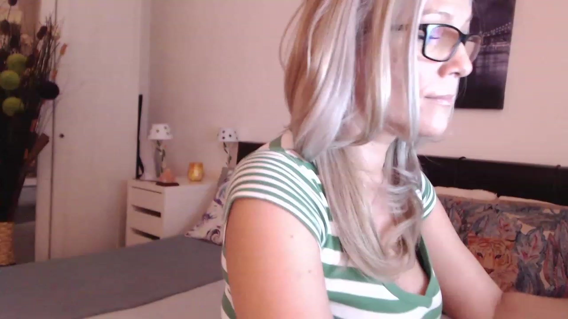 Gallery image thumbnail from Reeya71's myfreecams stream on, 02/28/2023, 07:48 image 18 of 20