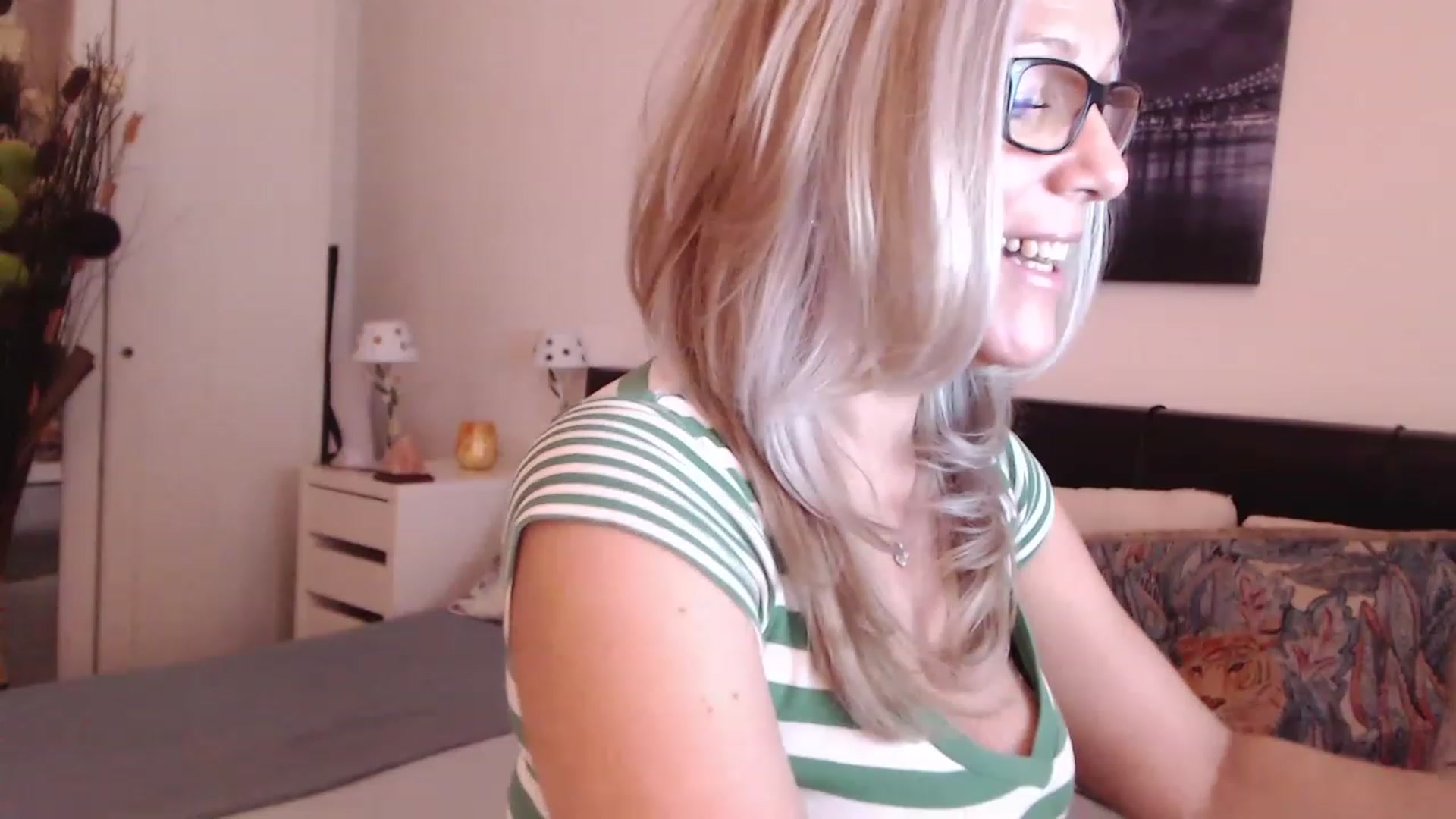Gallery image thumbnail from Reeya71's myfreecams stream on, 02/28/2023, 08:35 image 15 of 20