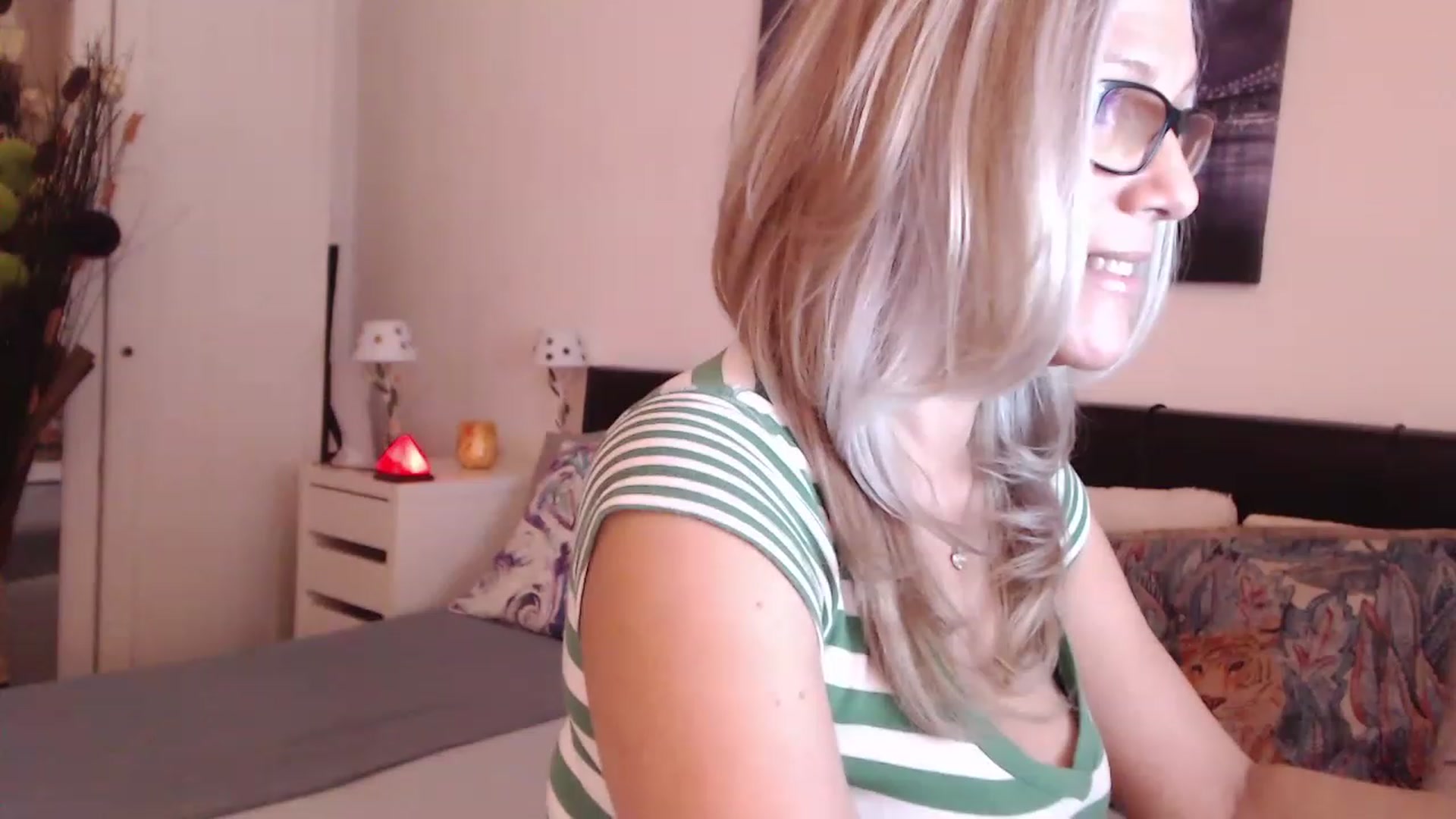 Gallery image thumbnail from Reeya71's myfreecams stream on, 02/28/2023, 08:35 image 10 of 20