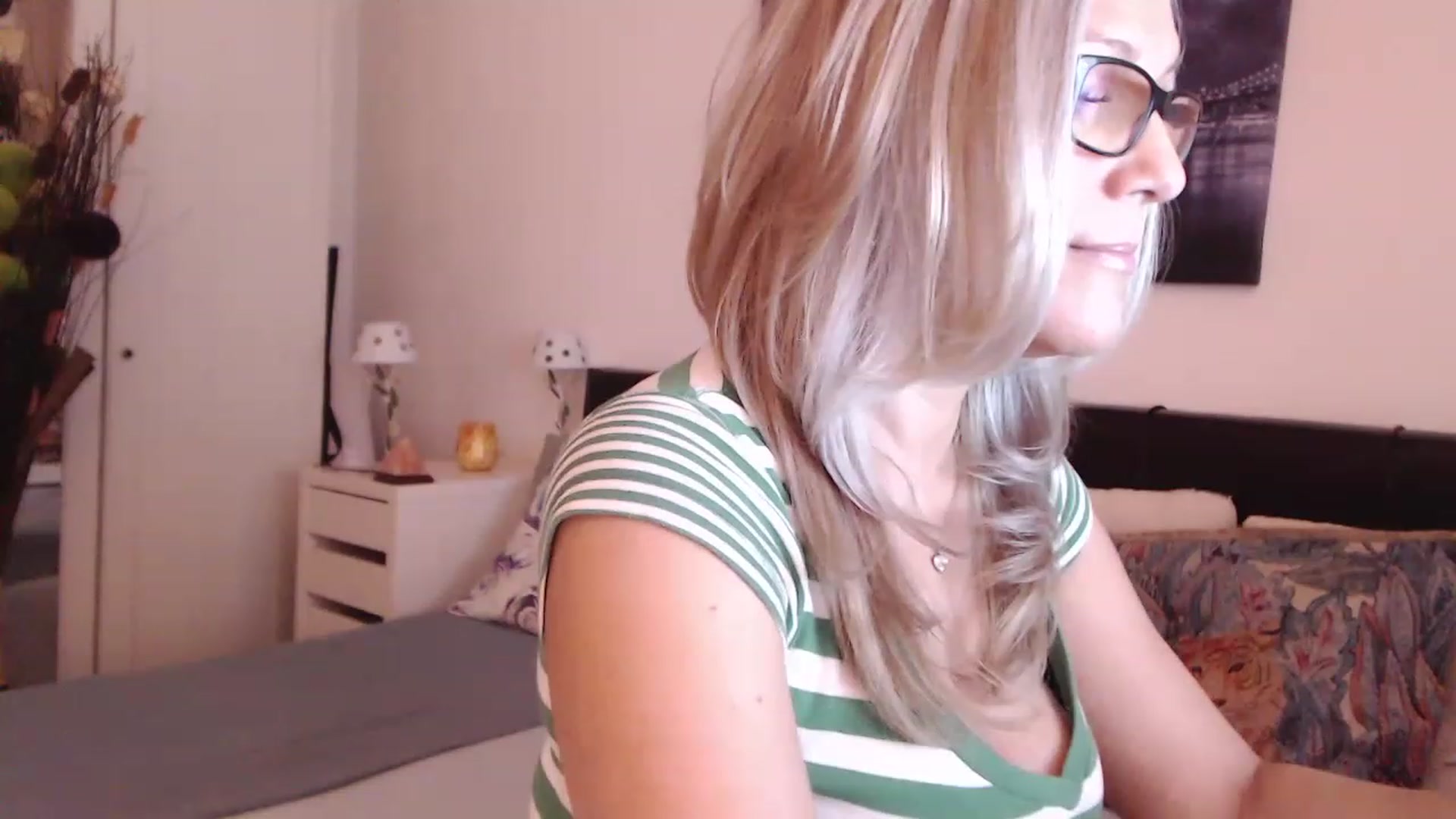Gallery image thumbnail from Reeya71's myfreecams stream on, 02/28/2023, 08:35 image 6 of 20