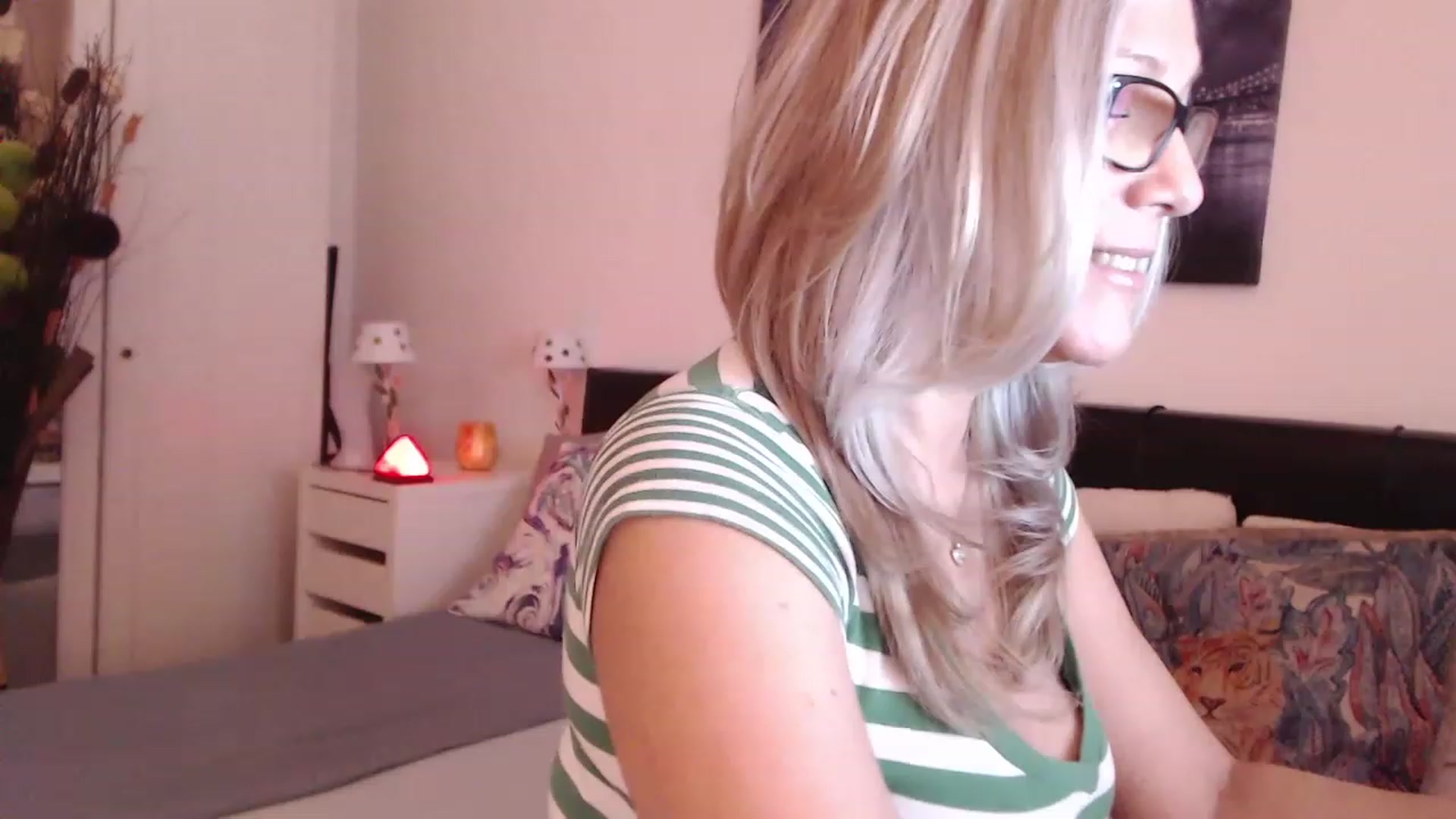 Gallery image thumbnail from Reeya71's myfreecams stream on, 02/28/2023, 08:35 image 4 of 20