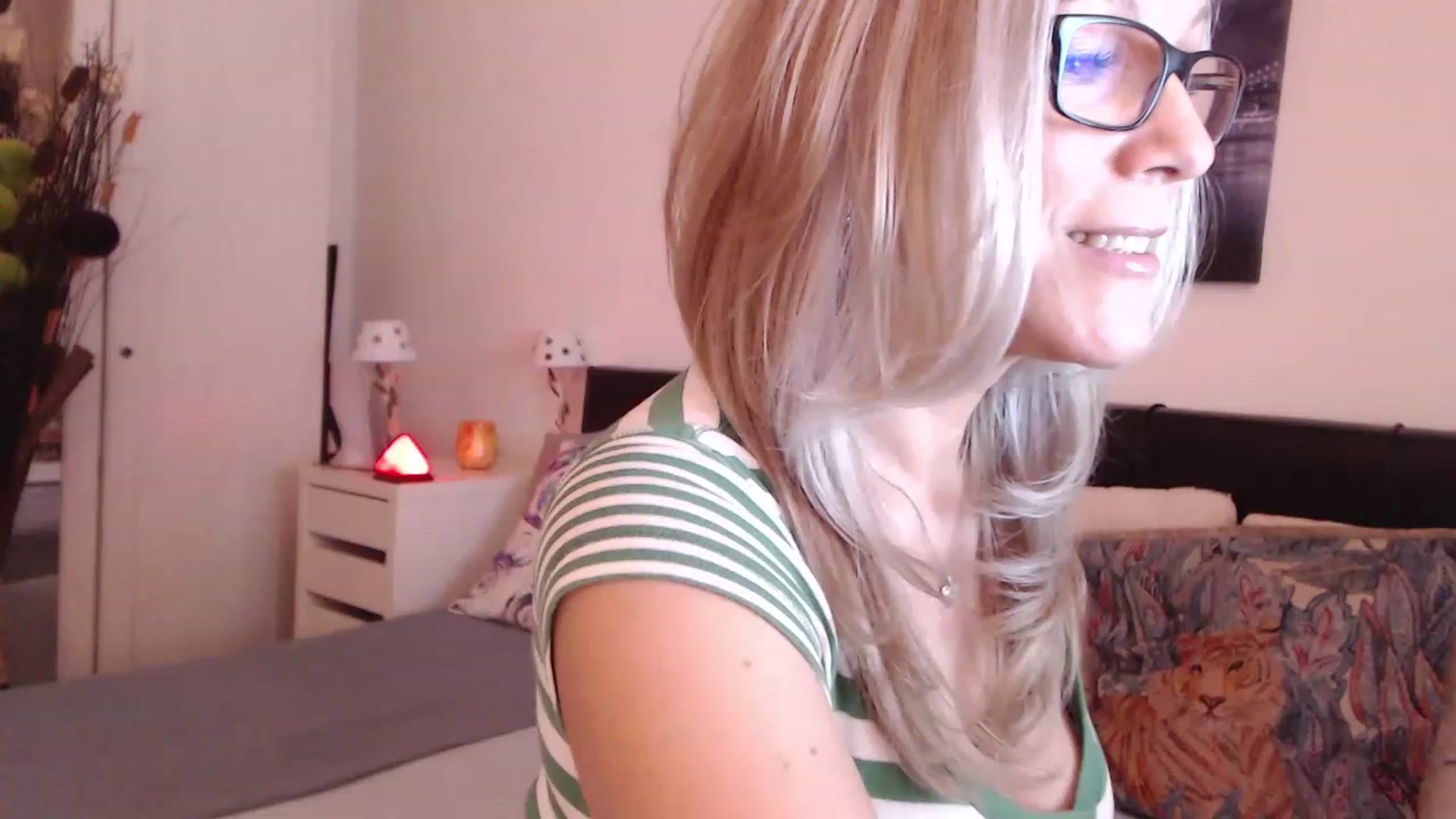 Gallery image thumbnail from Reeya71's myfreecams stream on, 02/28/2023, 08:35 image 3 of 20