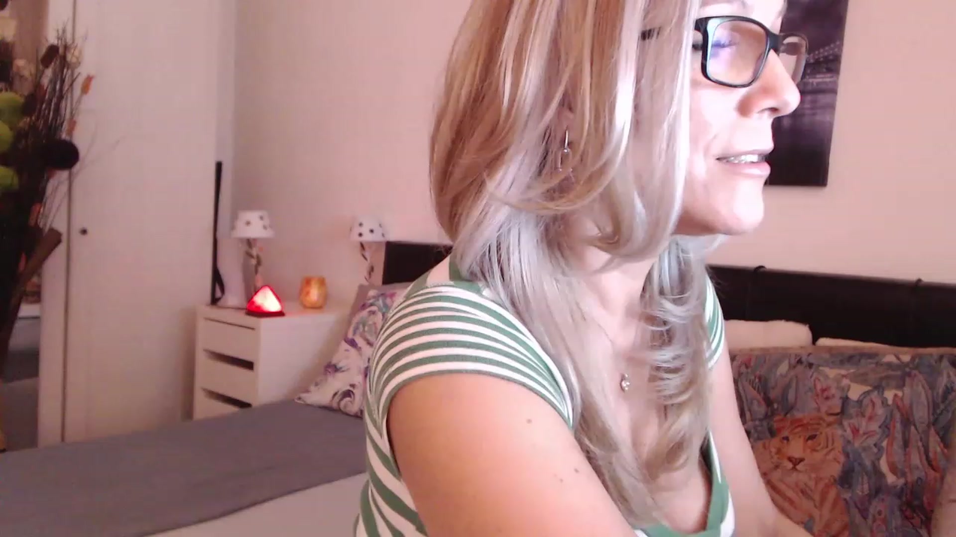 Gallery image thumbnail from Reeya71's myfreecams stream on, 02/28/2023, 09:31 image 8 of 20