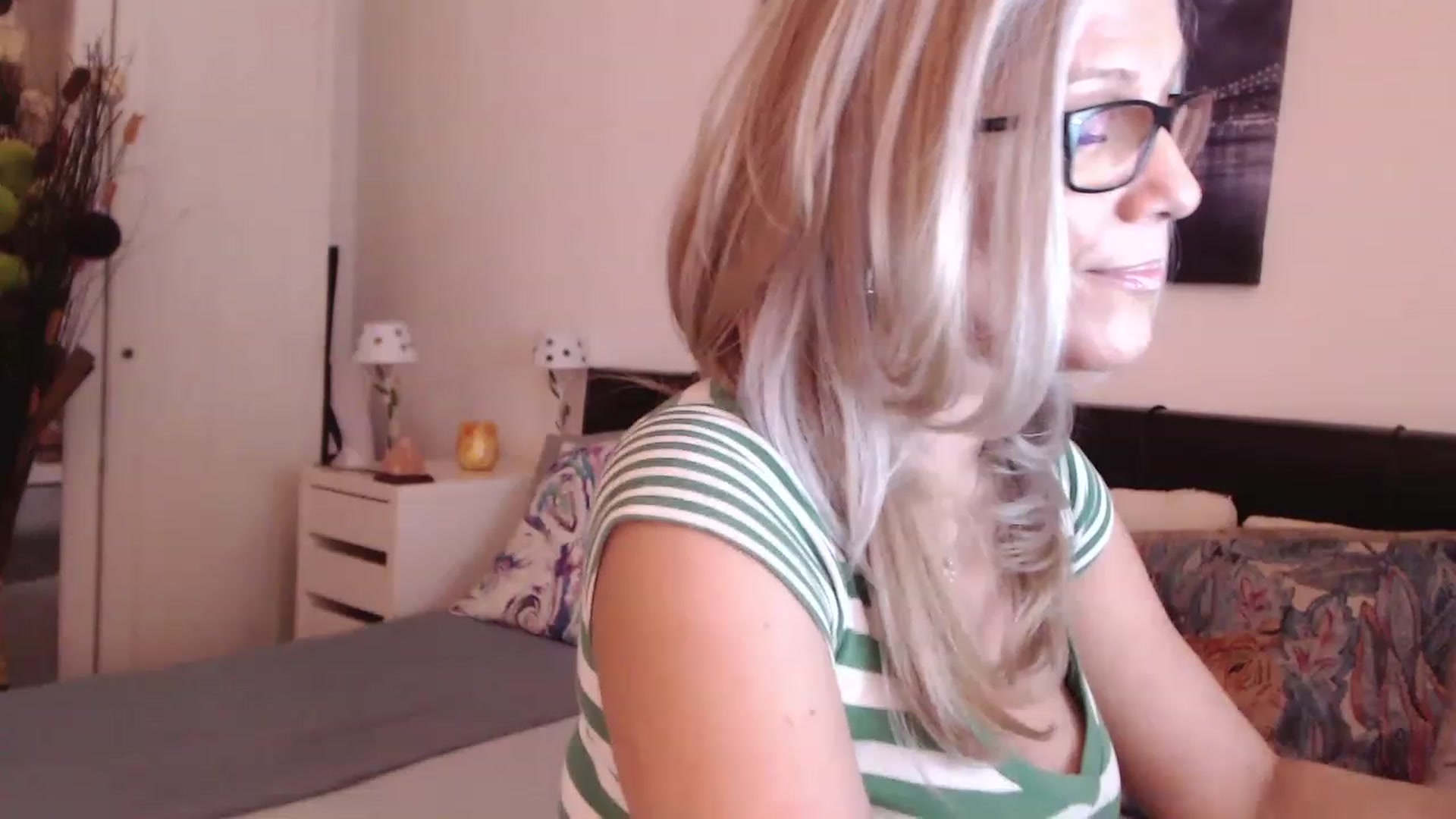 Gallery image thumbnail from Reeya71's myfreecams stream on, 02/28/2023, 09:31 image 14 of 20
