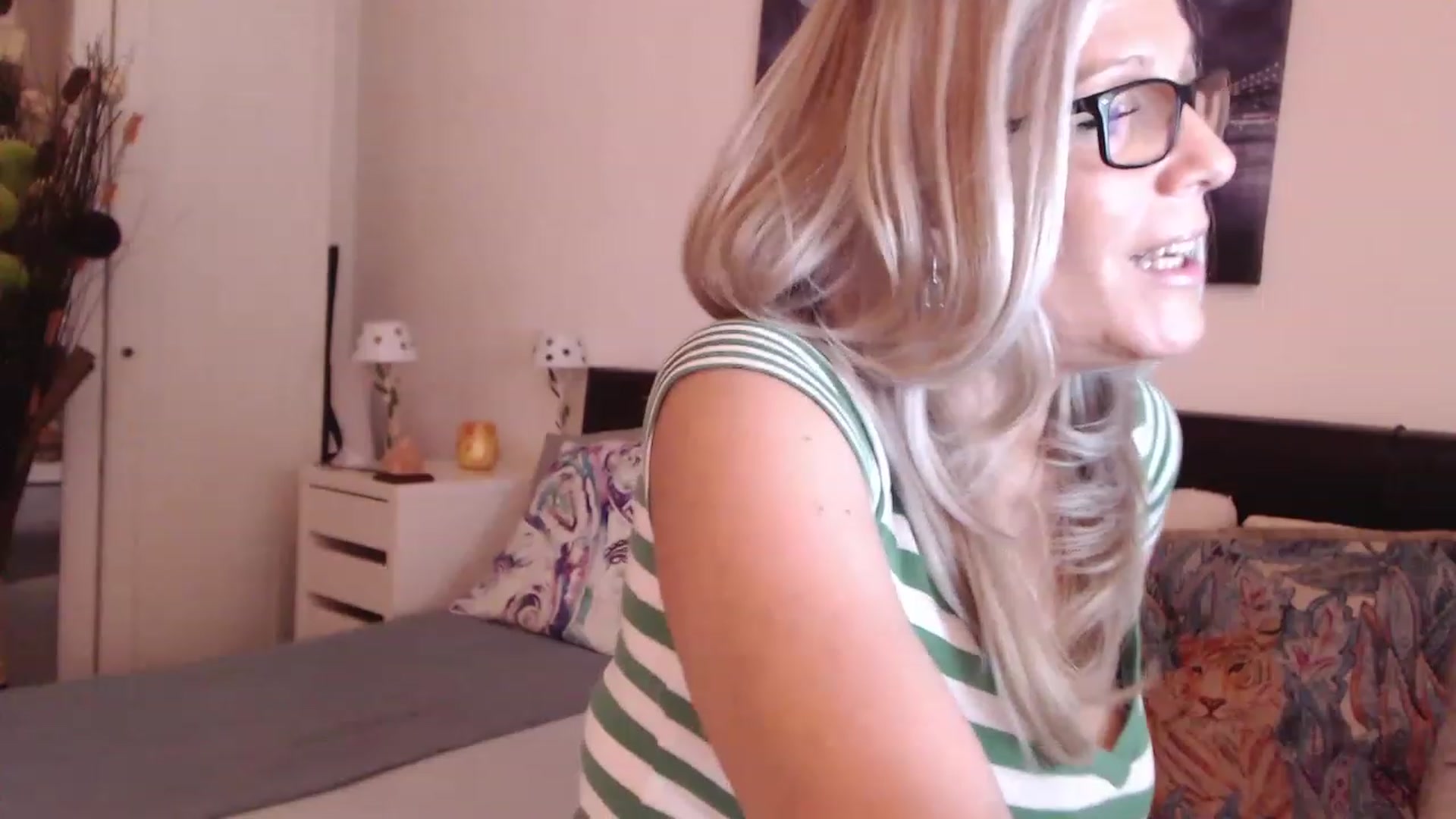 Gallery image thumbnail from Reeya71's myfreecams stream on, 02/28/2023, 09:31 image 16 of 20