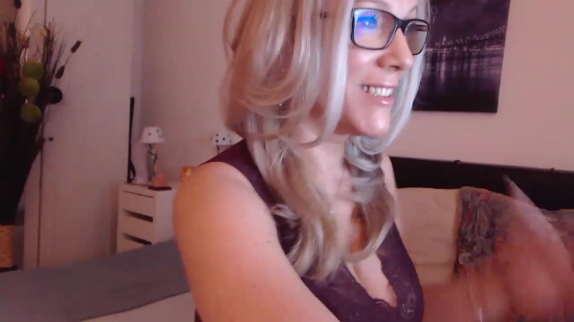 Gallery image thumbnail from Reeya71's myfreecams stream on, 03/01/2023, 02:56 image 7 of 20