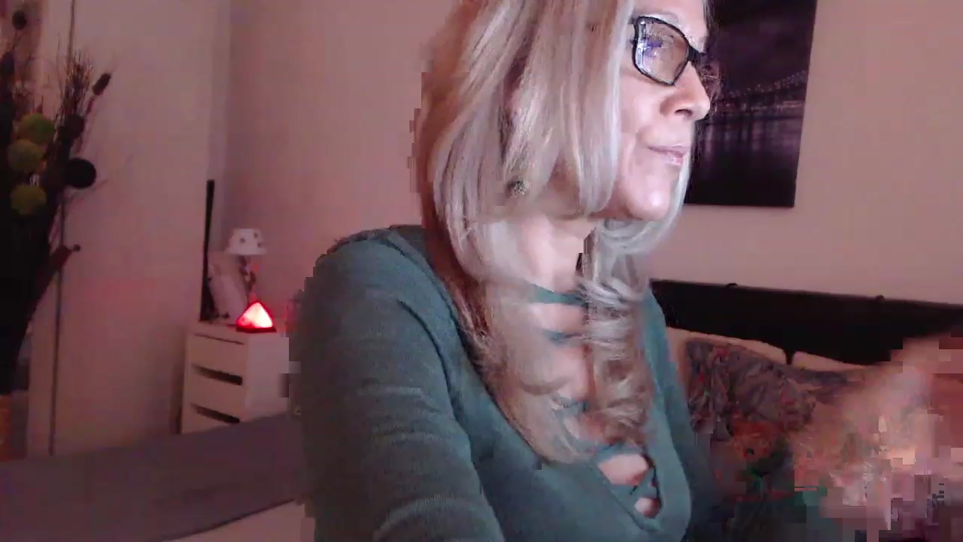 Gallery image thumbnail from Reeya71's myfreecams stream on, 03/06/2023, 21:49 image 4 of 20