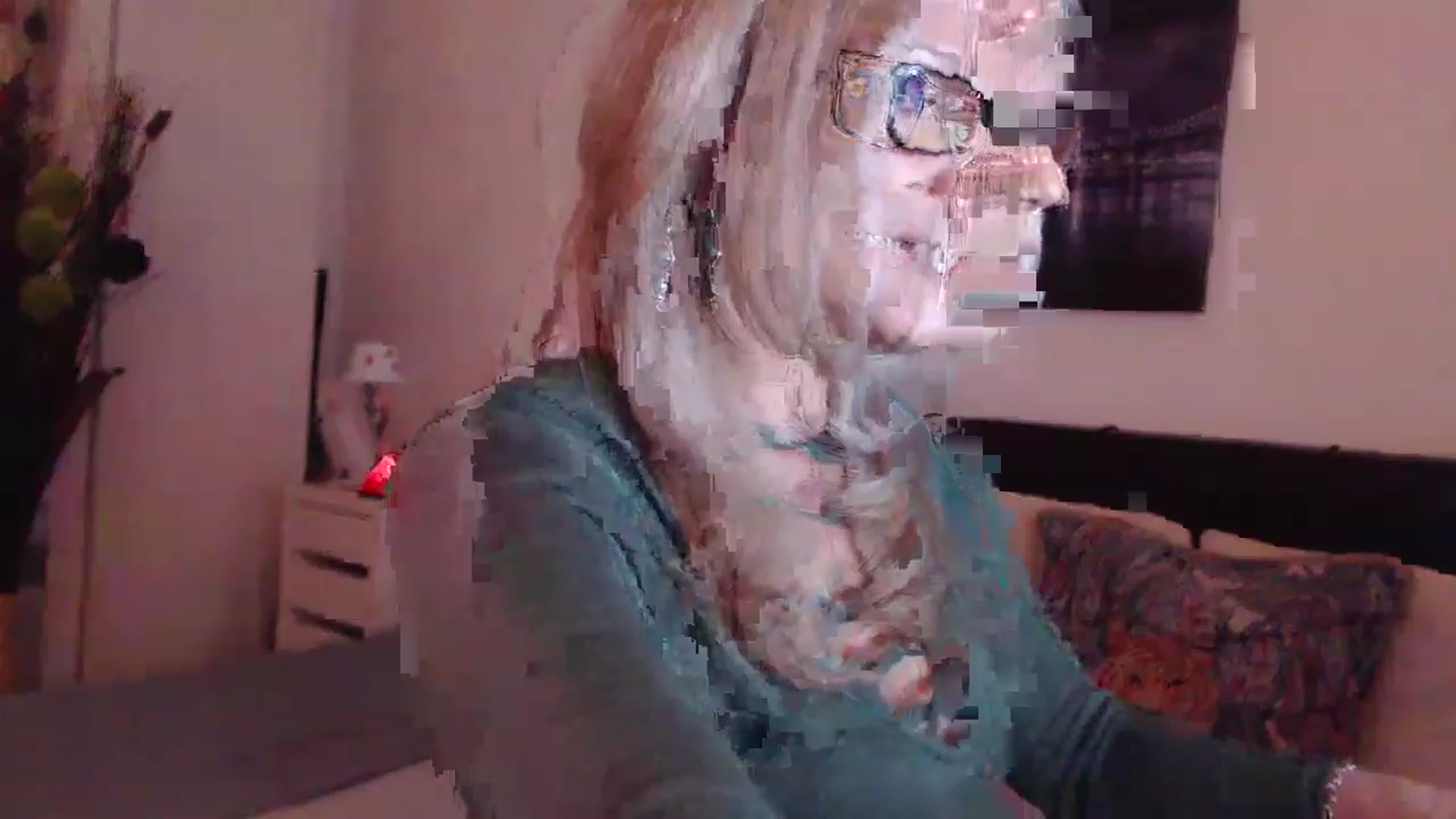 Gallery image thumbnail from Reeya71's myfreecams stream on, 03/06/2023, 21:49 image 16 of 20