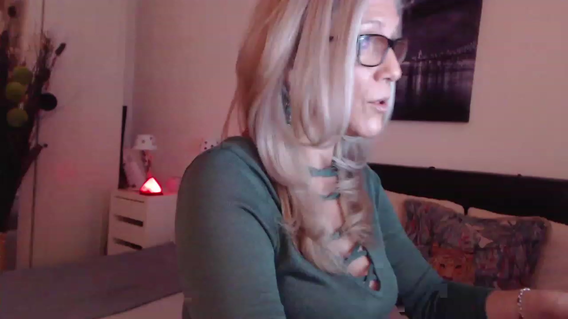 Gallery image thumbnail from Reeya71's myfreecams stream on, 03/06/2023, 21:49 image 18 of 20