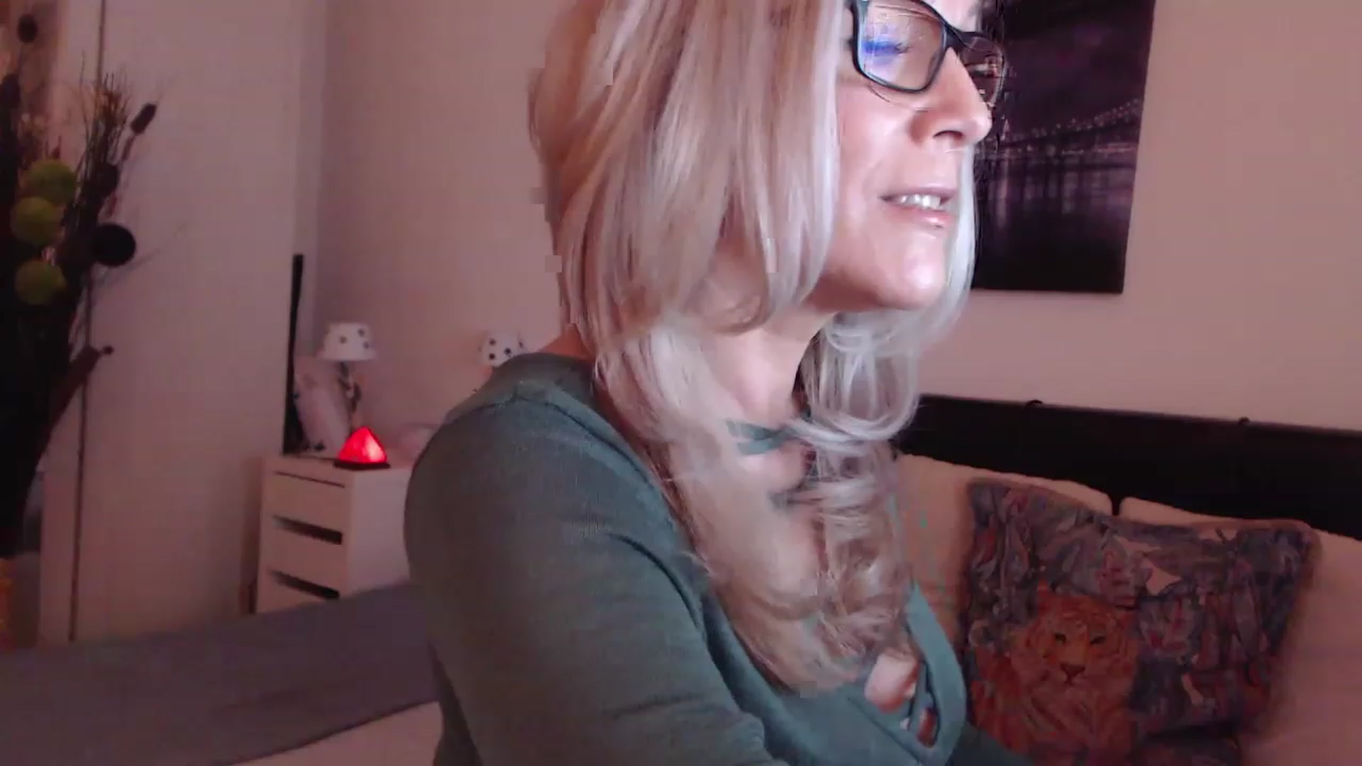 Gallery image thumbnail from Reeya71's myfreecams stream on, 03/06/2023, 21:49 image 2 of 20