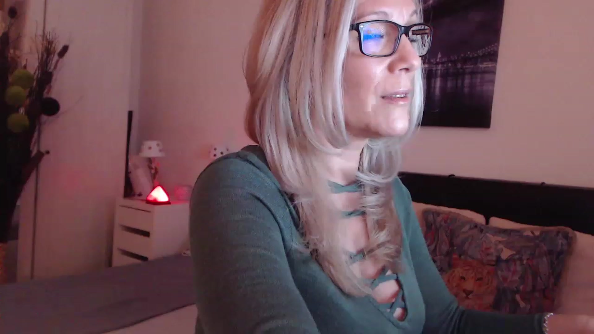 Gallery image thumbnail from Reeya71's myfreecams stream on, 03/06/2023, 21:49 image 12 of 20