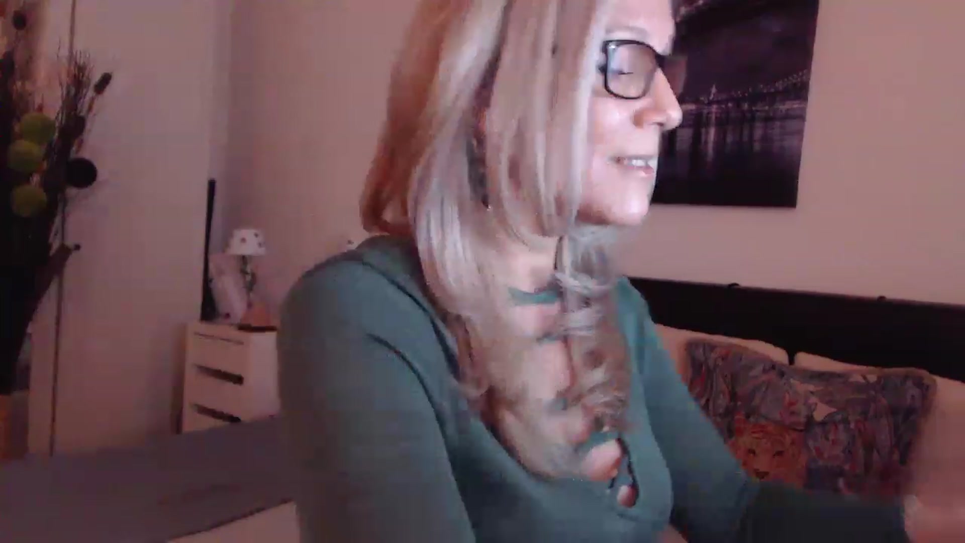 Gallery image thumbnail from Reeya71's myfreecams stream on, 03/06/2023, 21:49 image 14 of 20