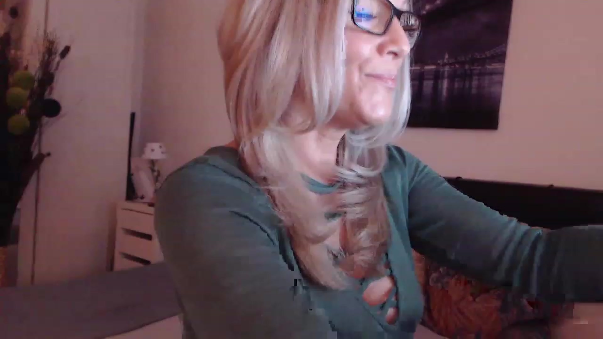 Gallery image thumbnail from Reeya71's myfreecams stream on, 03/06/2023, 21:49 image 1 of 20