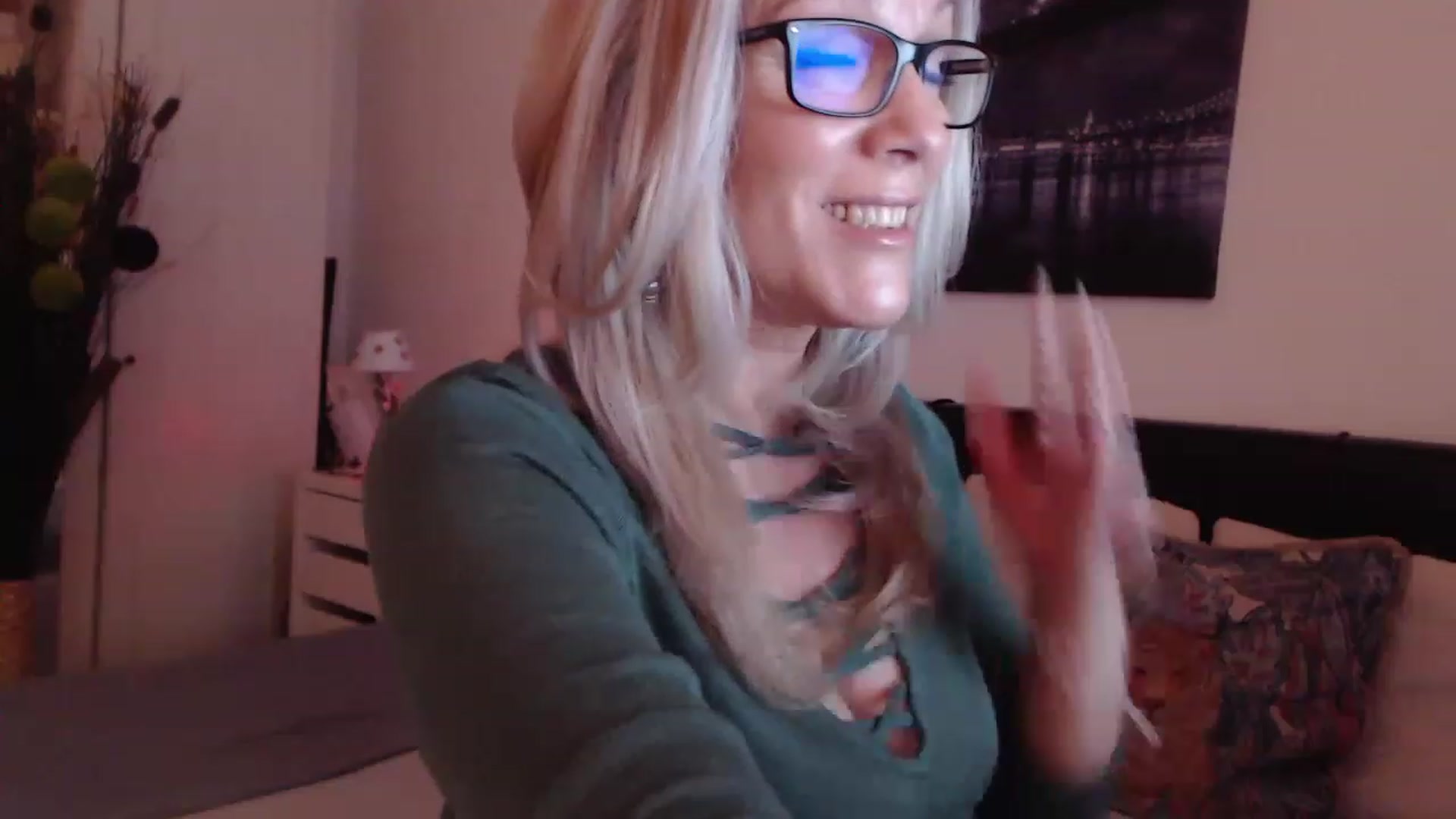 Gallery image thumbnail from Reeya71's myfreecams stream on, 03/06/2023, 23:22 image 15 of 20